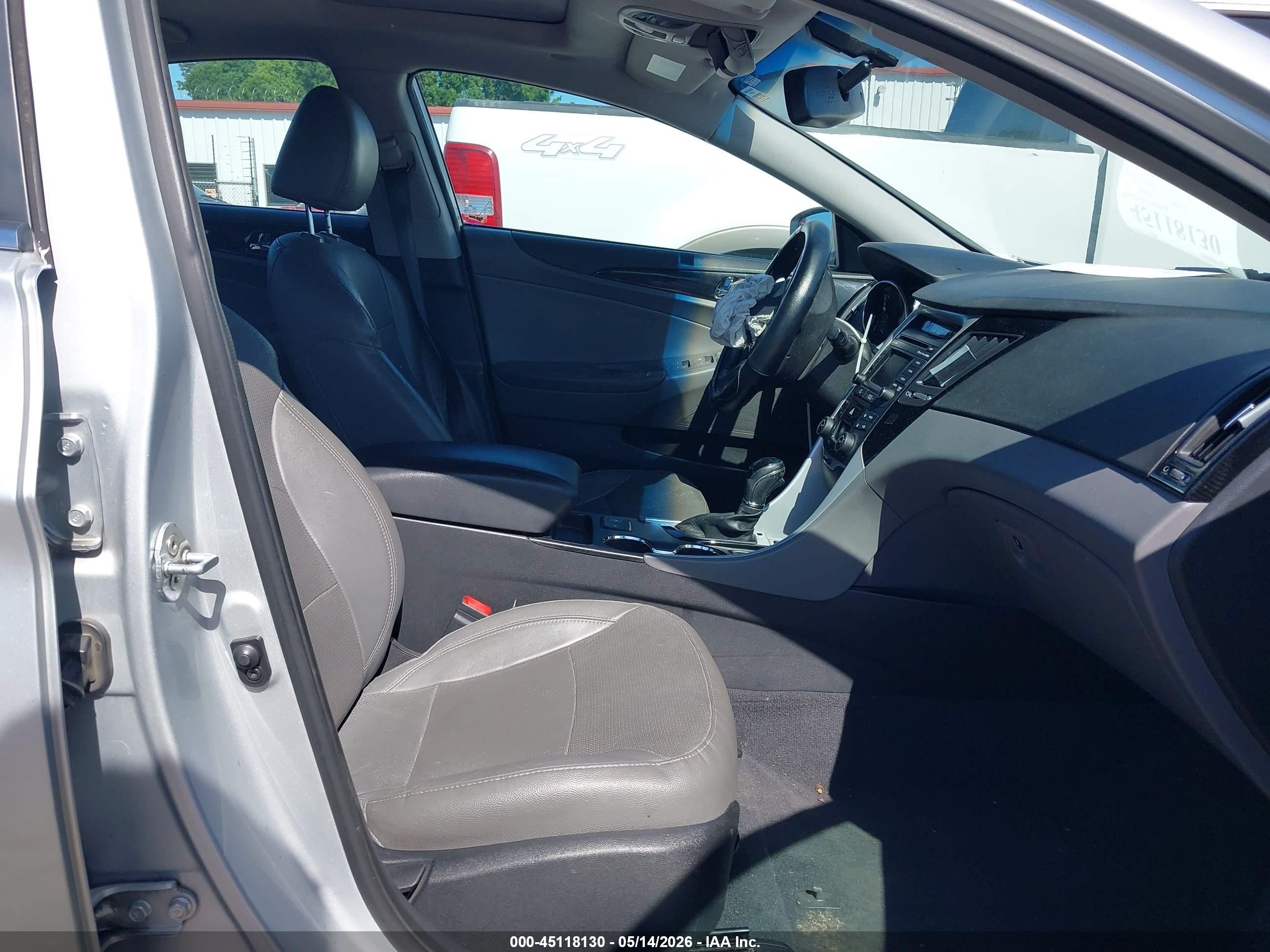 2014 Hyundai Sonata Limited Silver vin: 5NPEC4AC5EH830836