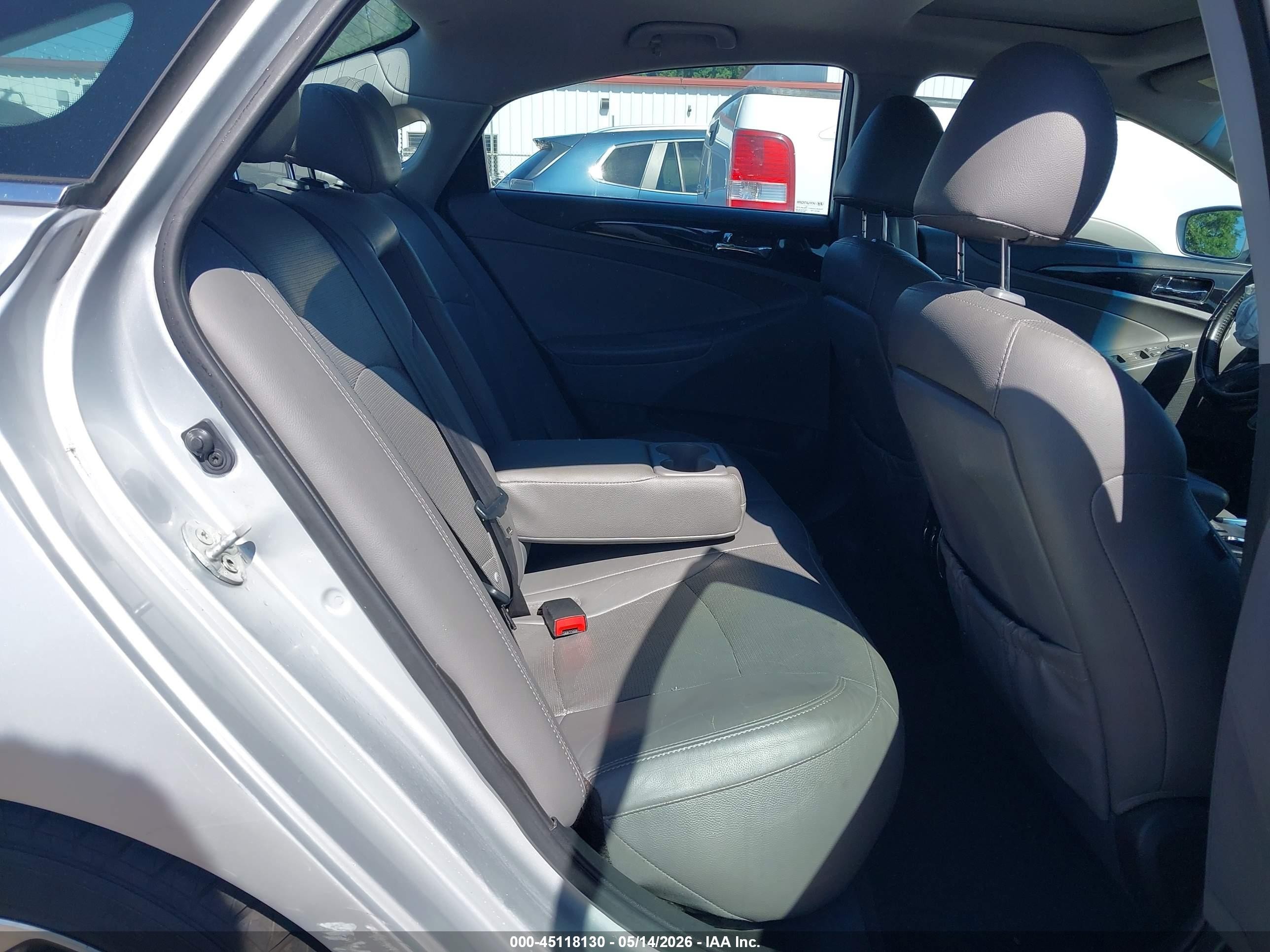 2014 Hyundai Sonata Limited Silver vin: 5NPEC4AC5EH830836