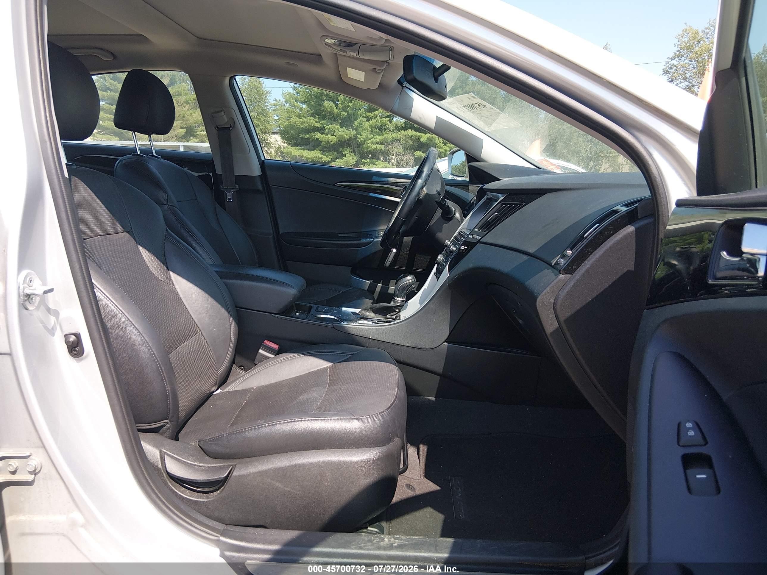 2014 Hyundai Sonata Limited Silver vin: 5NPEC4AC5EH931228