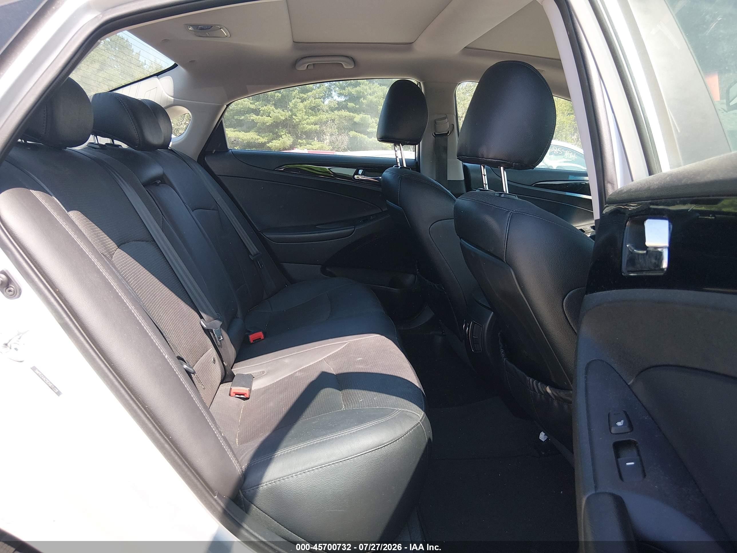 2014 Hyundai Sonata Limited Silver vin: 5NPEC4AC5EH931228