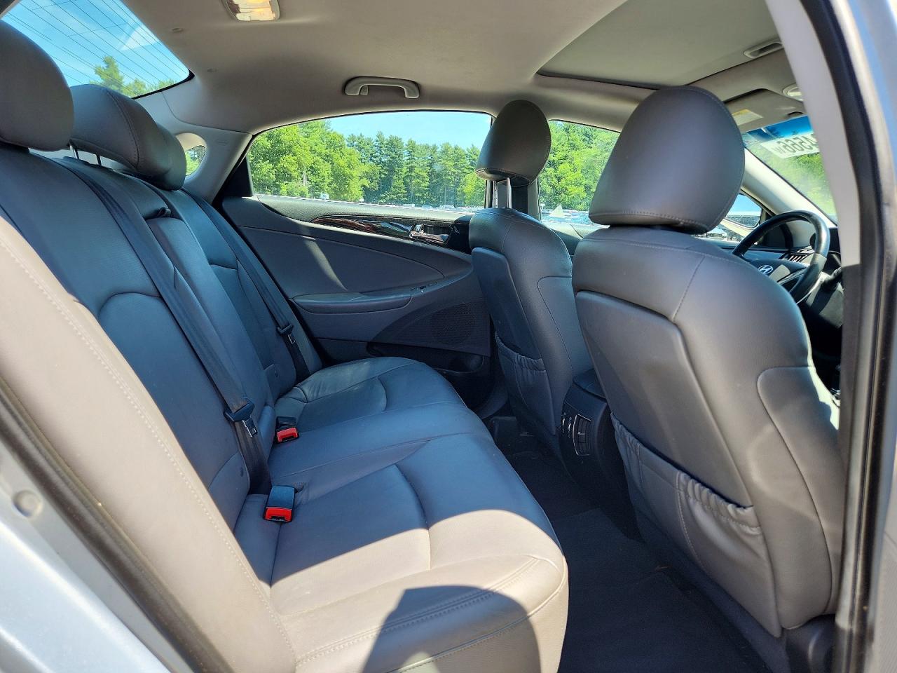 2011 Hyundai Sonata Limited Silver vin: 5NPEC4AC6BH013905