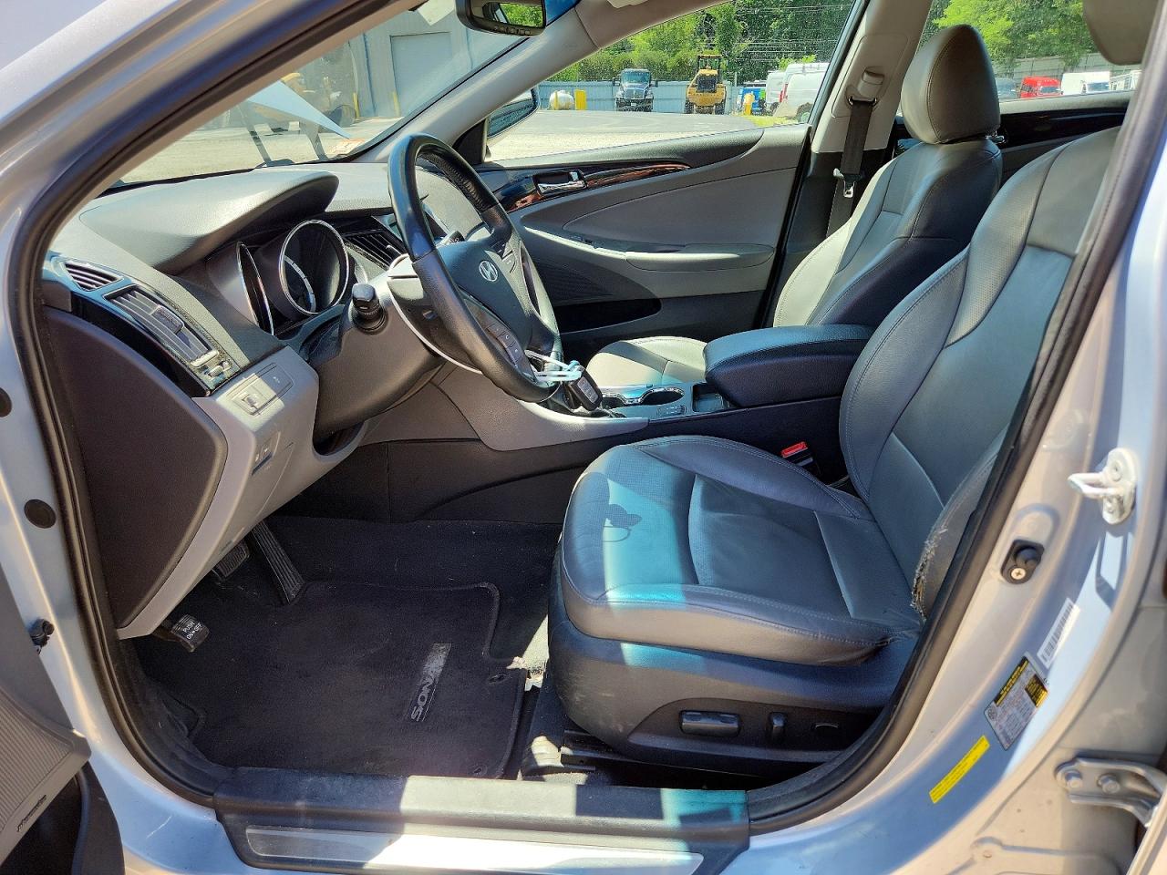 2011 Hyundai Sonata Limited Silver vin: 5NPEC4AC6BH013905