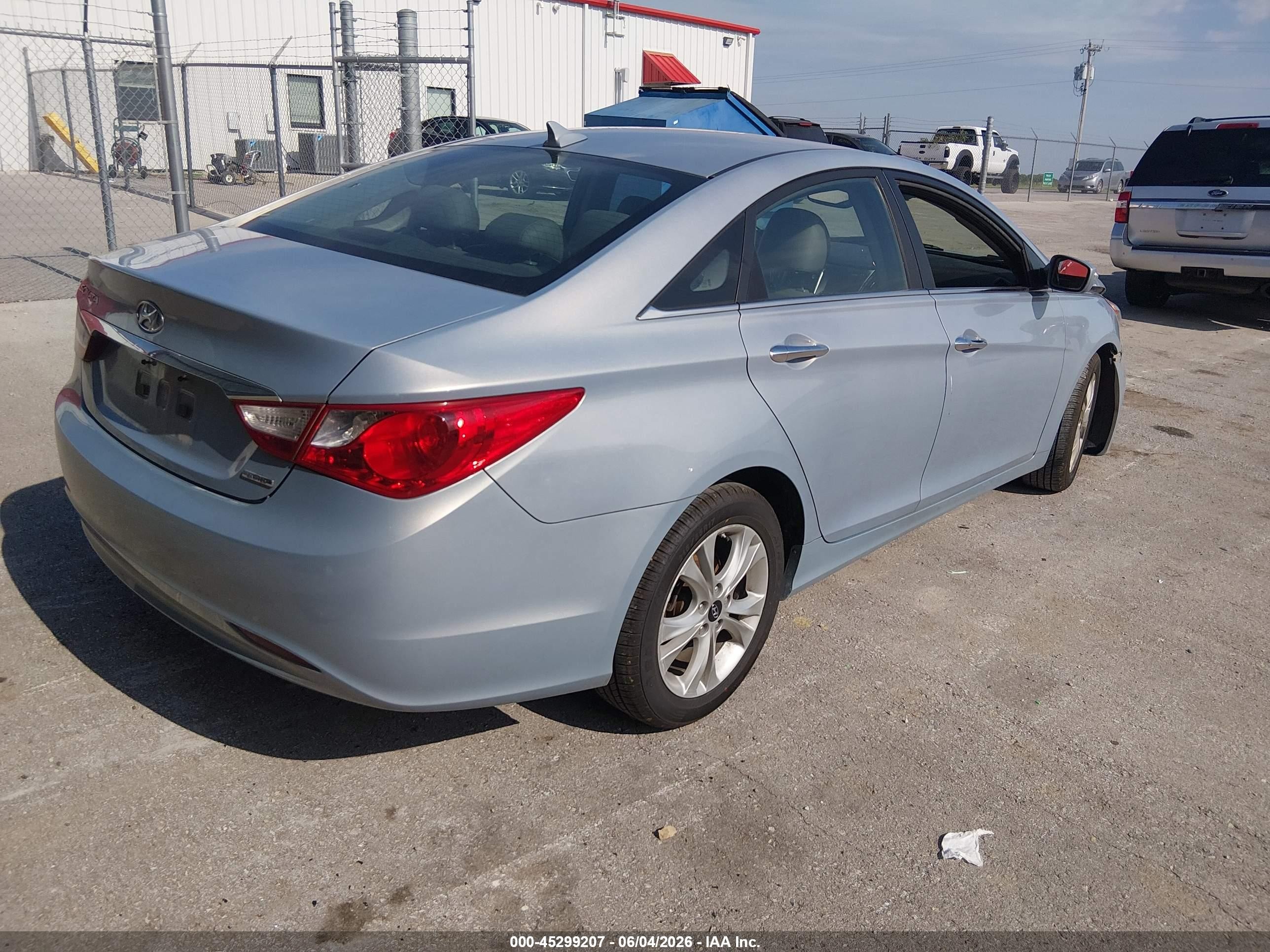 2011 Hyundai Sonata Limited Silver vin: 5NPEC4AC6BH024855