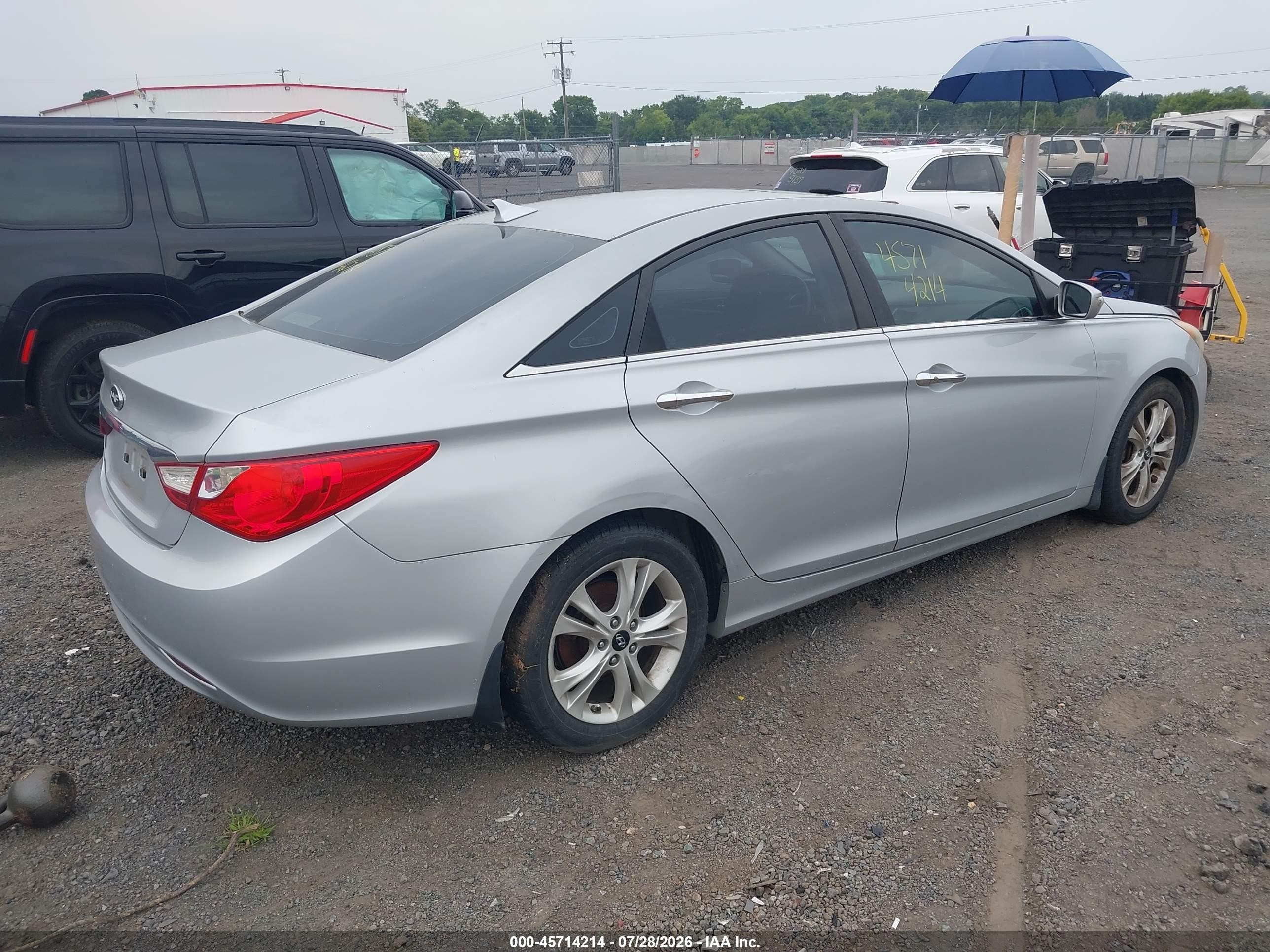 2011 Hyundai Sonata Limited Silver vin: 5NPEC4AC6BH124650