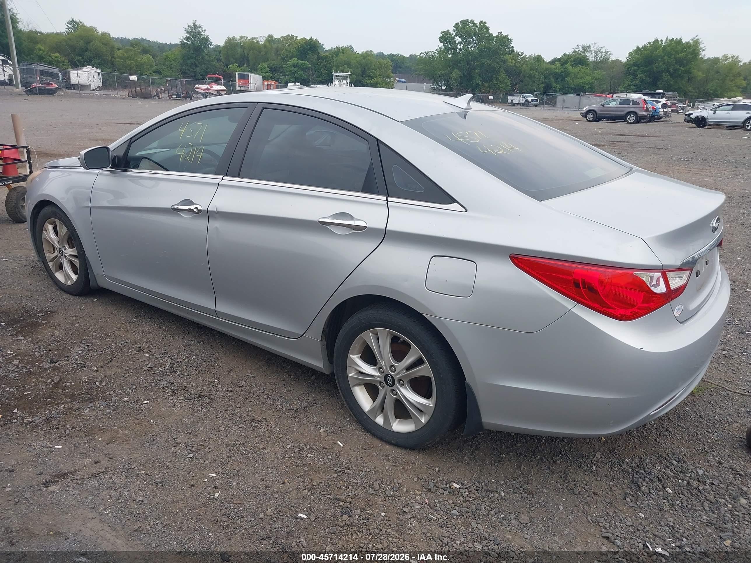 2011 Hyundai Sonata Limited Silver vin: 5NPEC4AC6BH124650