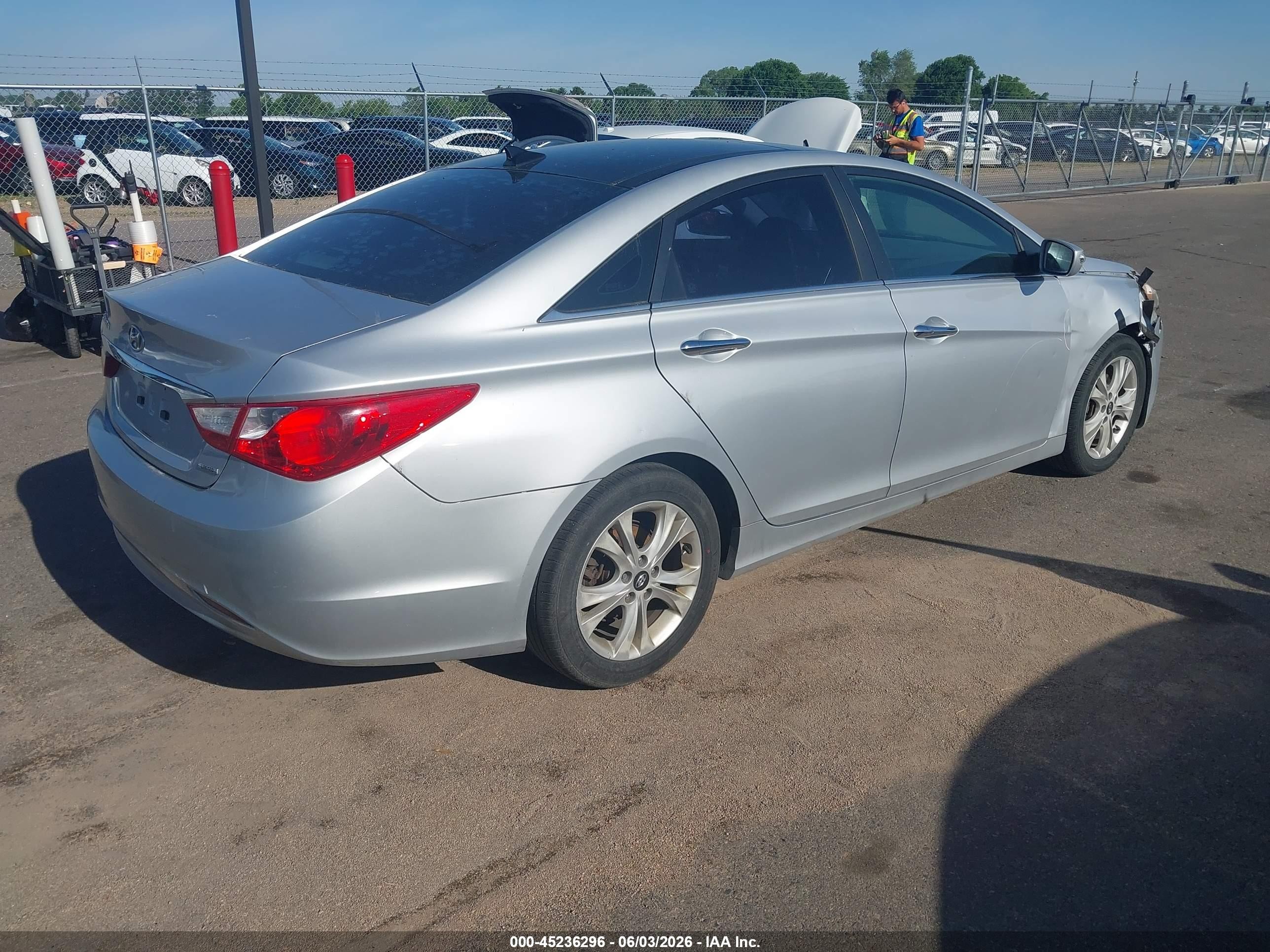 2012 Hyundai Sonata Limited Silver vin: 5NPEC4AC6CH341231
