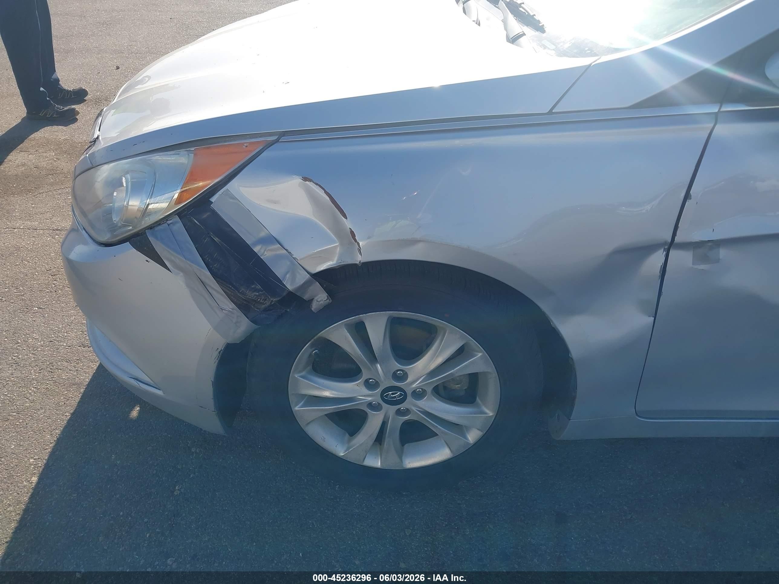 2012 Hyundai Sonata Limited Silver vin: 5NPEC4AC6CH341231