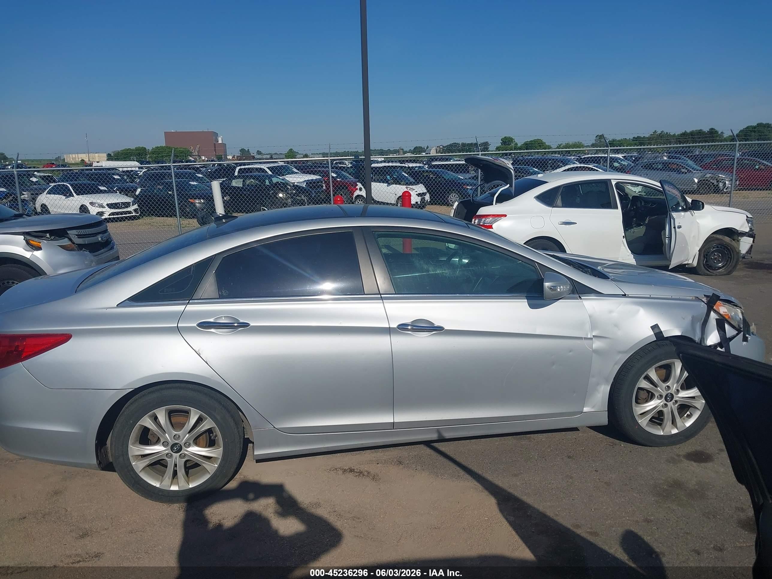 2012 Hyundai Sonata Limited Silver vin: 5NPEC4AC6CH341231