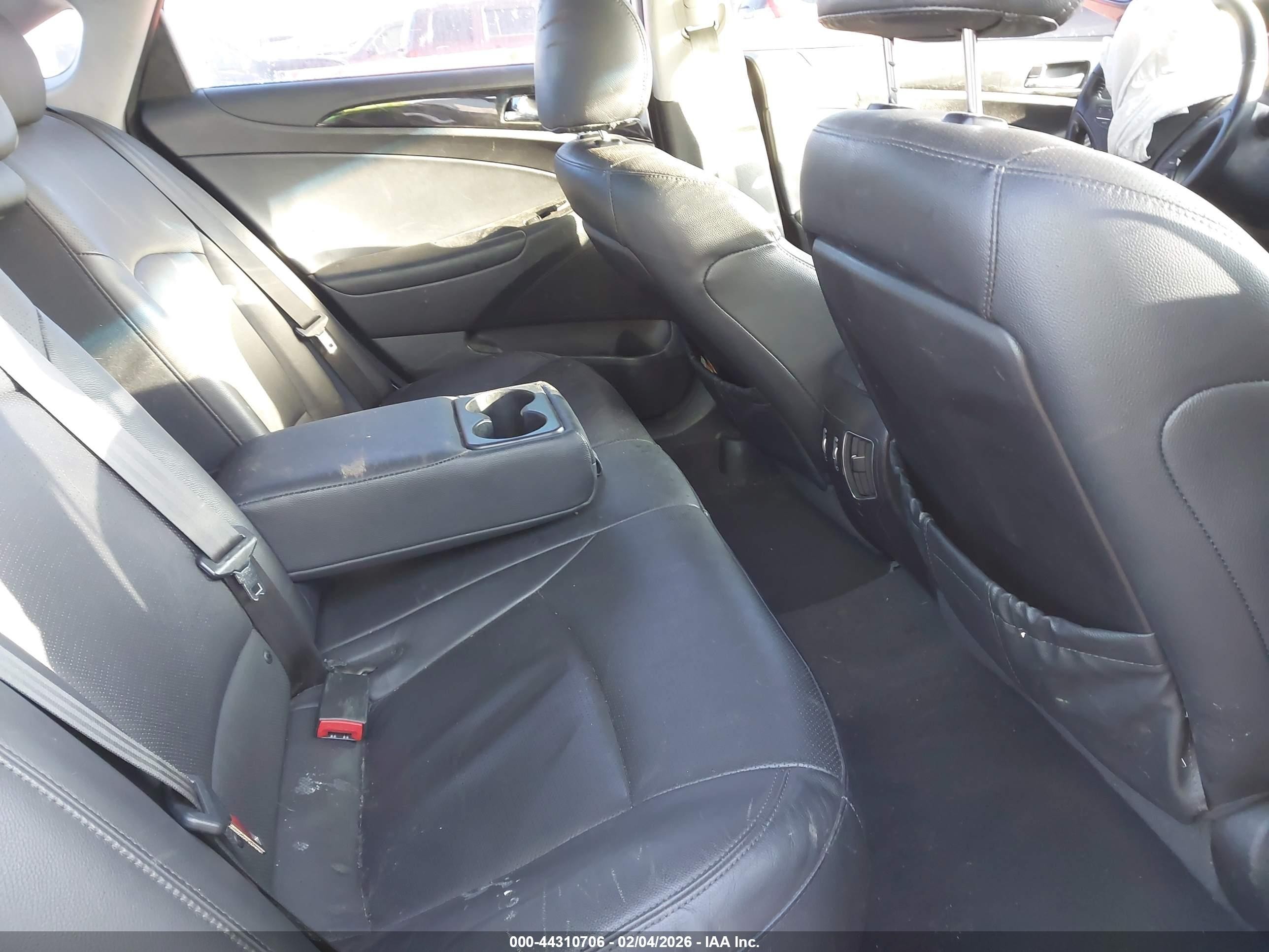 2014 Hyundai Sonata Limited Silver vin: 5NPEC4AC6EH837004