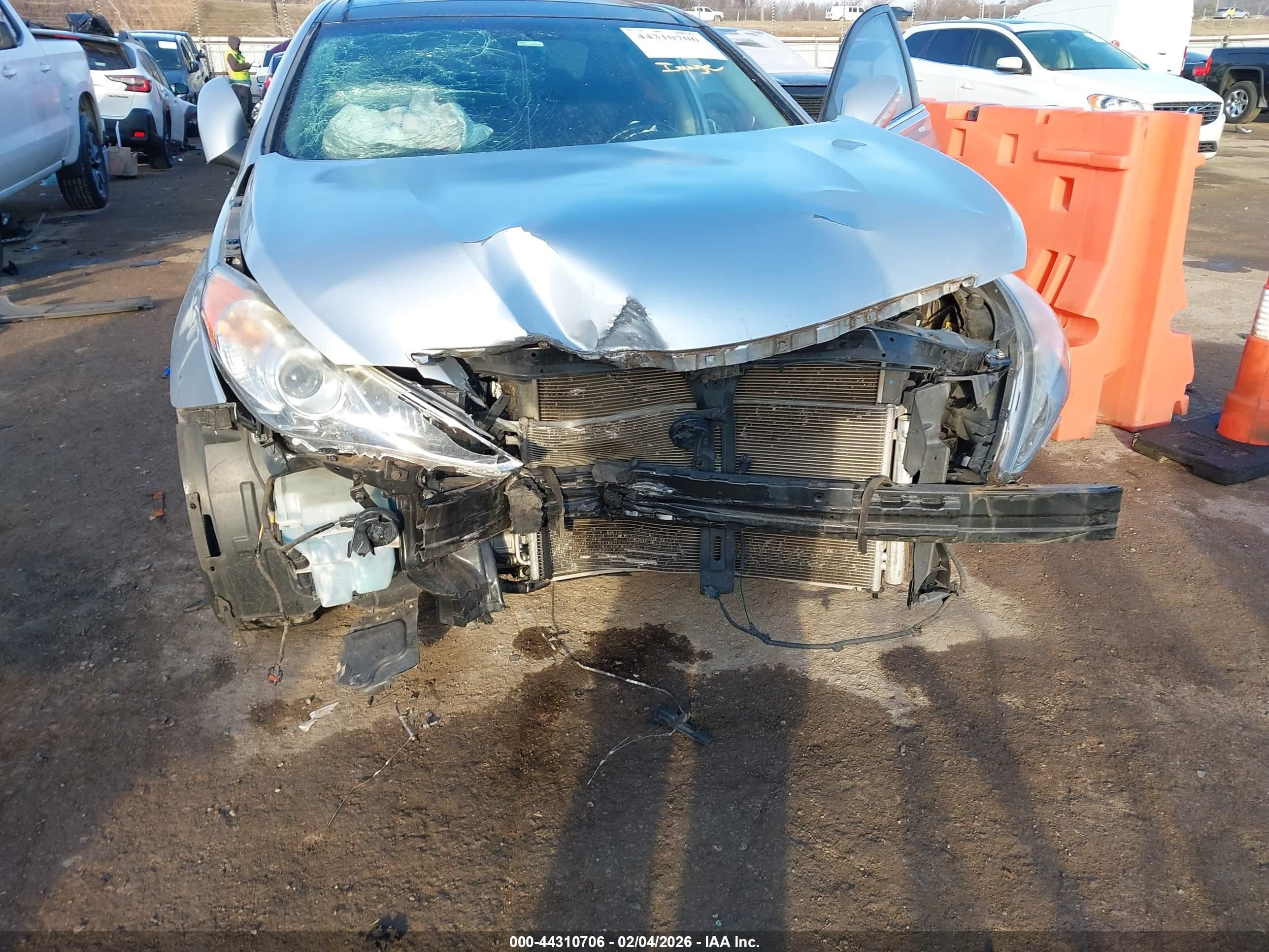 2014 Hyundai Sonata Limited Silver vin: 5NPEC4AC6EH837004