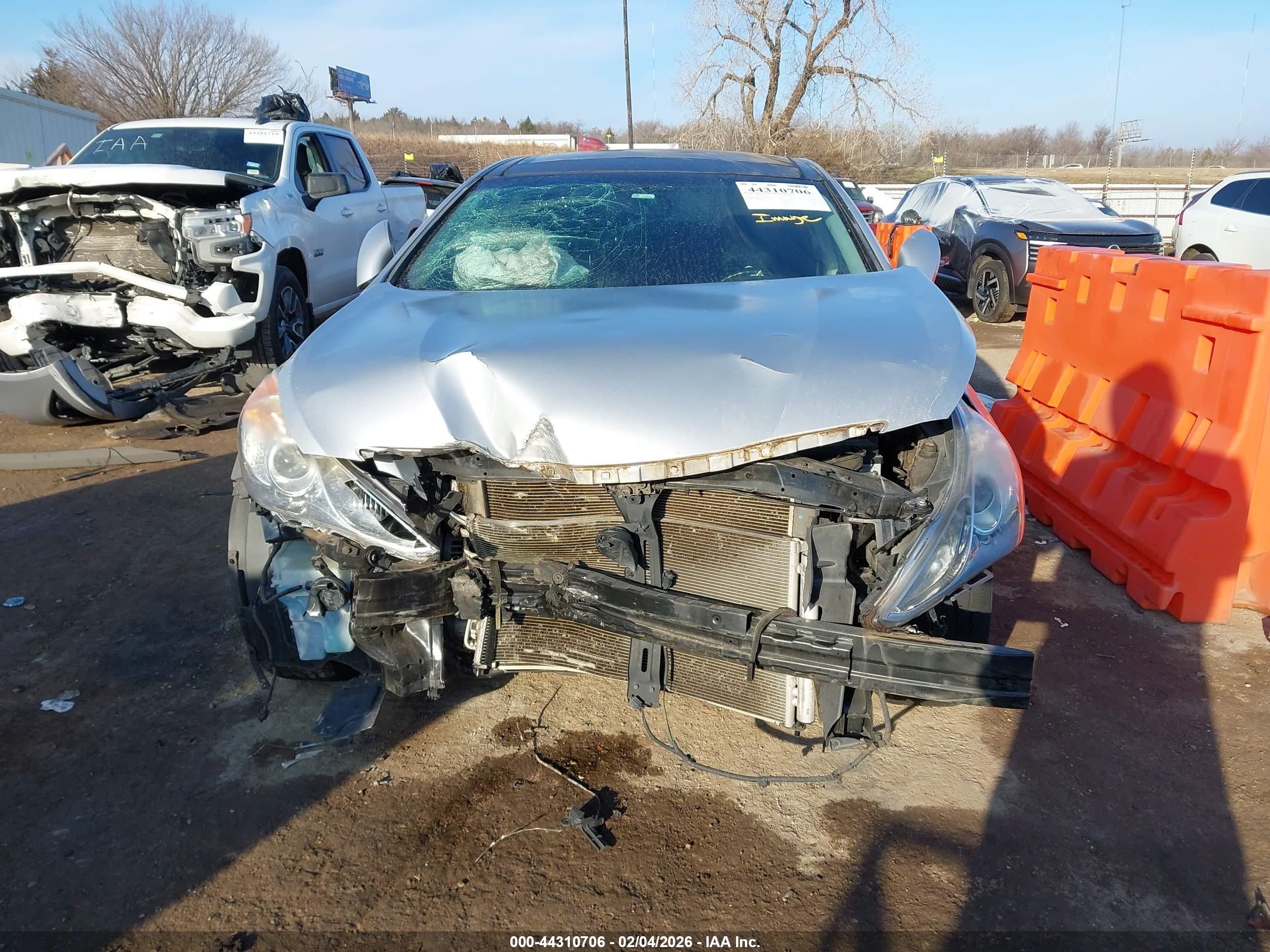 2014 Hyundai Sonata Limited Silver vin: 5NPEC4AC6EH837004
