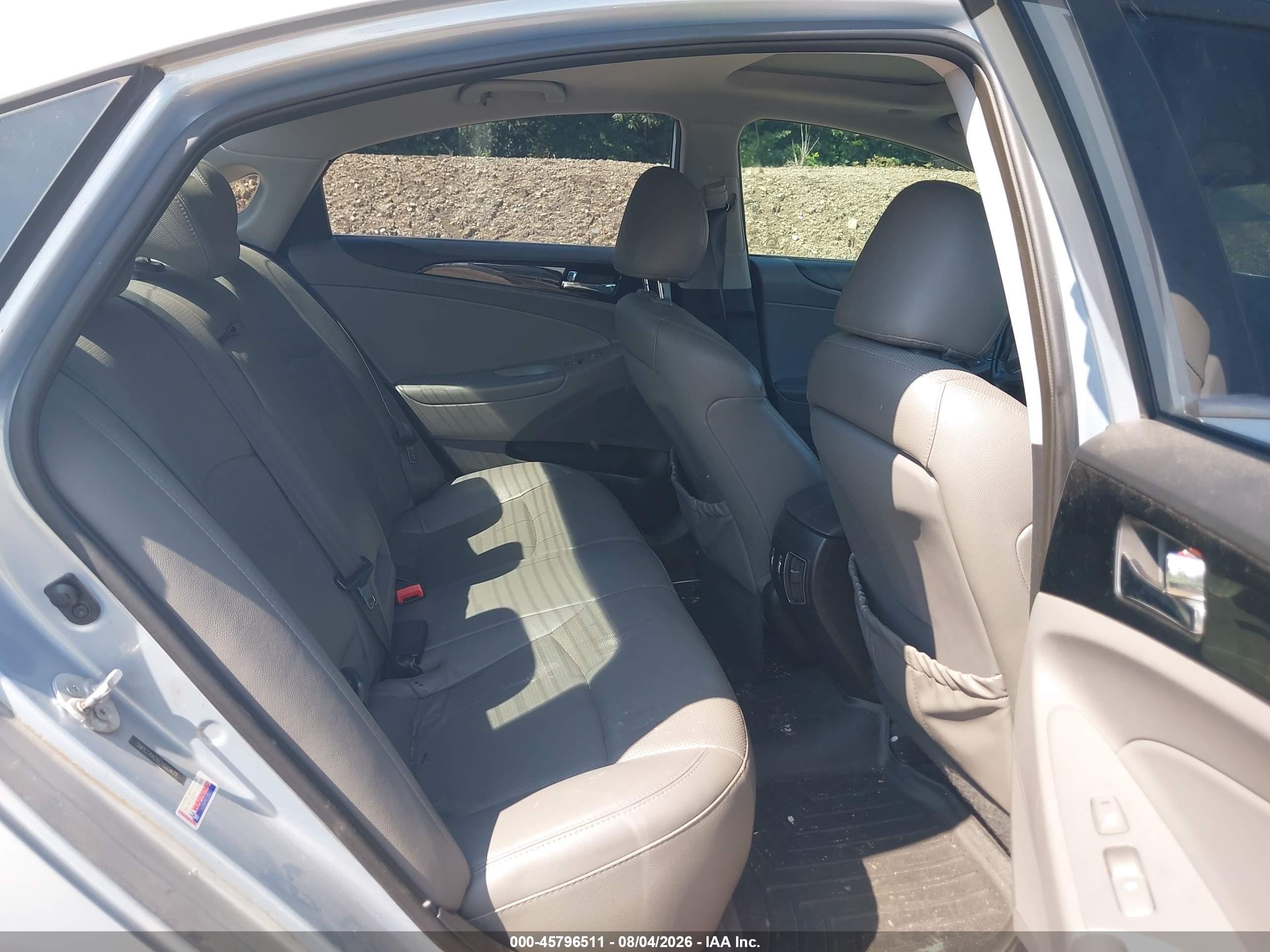 2014 Hyundai Sonata Limited Серебряный vin: 5NPEC4AC6EH885621