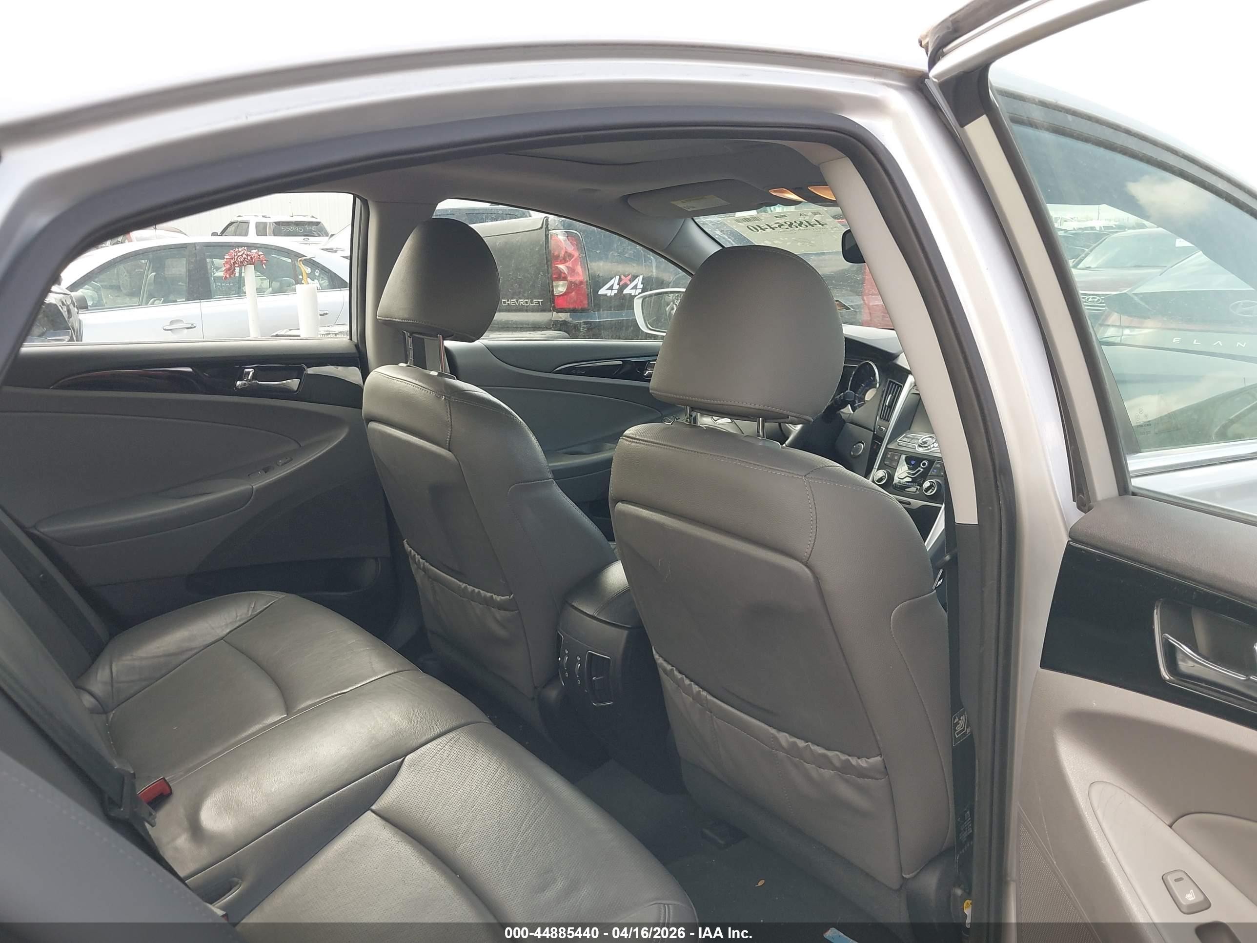 2011 Hyundai Sonata Ltd Серебряный vin: 5NPEC4AC7BH190656