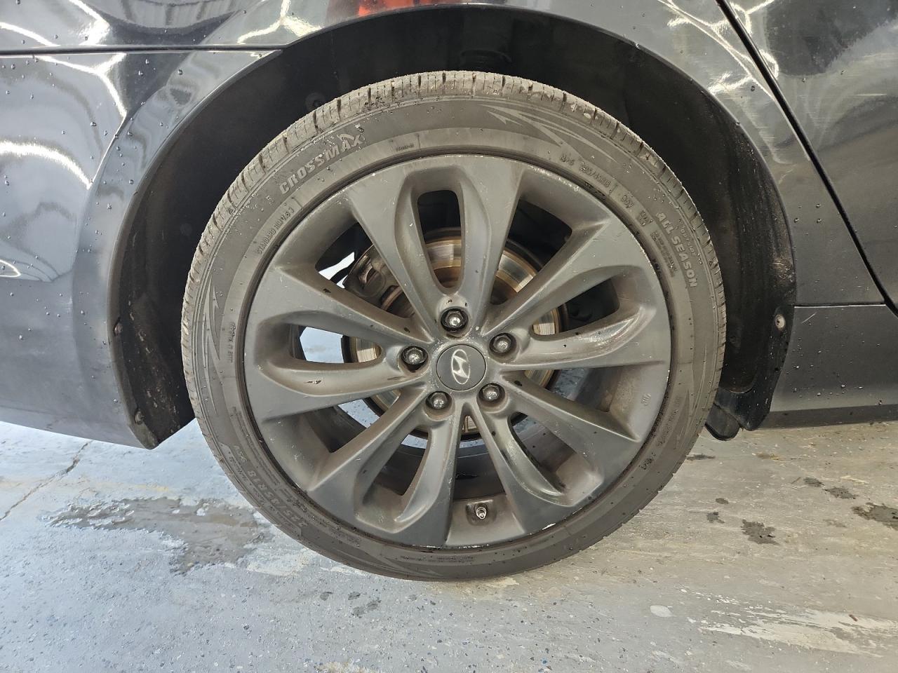 2011 Hyundai Sonata Se Black vin: 5NPEC4AC7BH269826 Damage: Right Qtr Panel, Light Scratch, 4 To 5 Inches