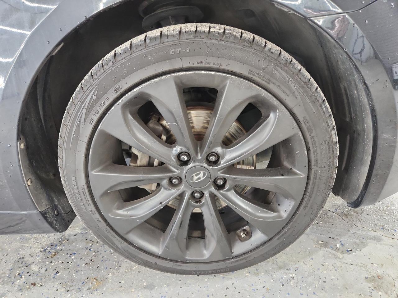 2011 Hyundai Sonata Se Black vin: 5NPEC4AC7BH269826 Damage: Right Front Wheel, Curb Rash, > 12 Inches