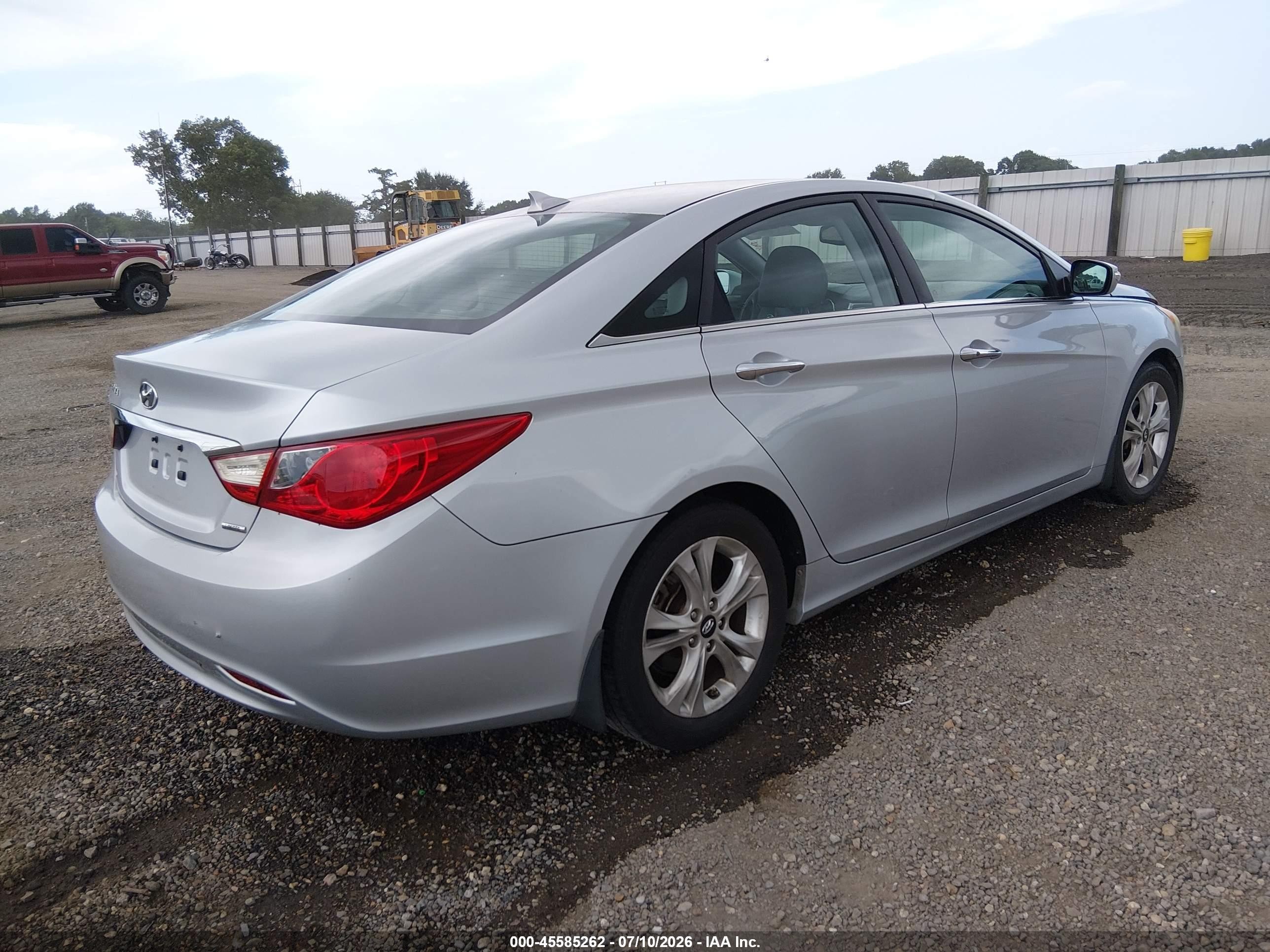 2013 Hyundai Sonata Limited Silver vin: 5NPEC4AC7DH590302