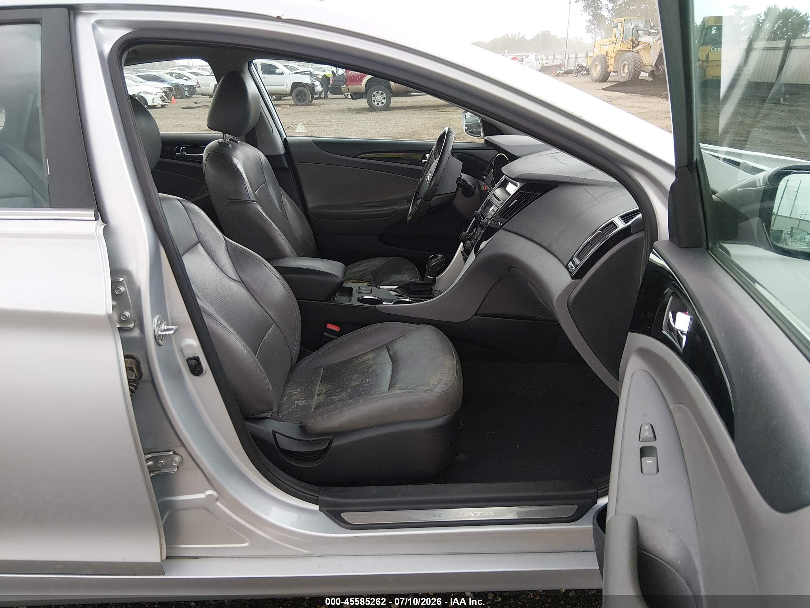 2013 Hyundai Sonata Limited Silver vin: 5NPEC4AC7DH590302