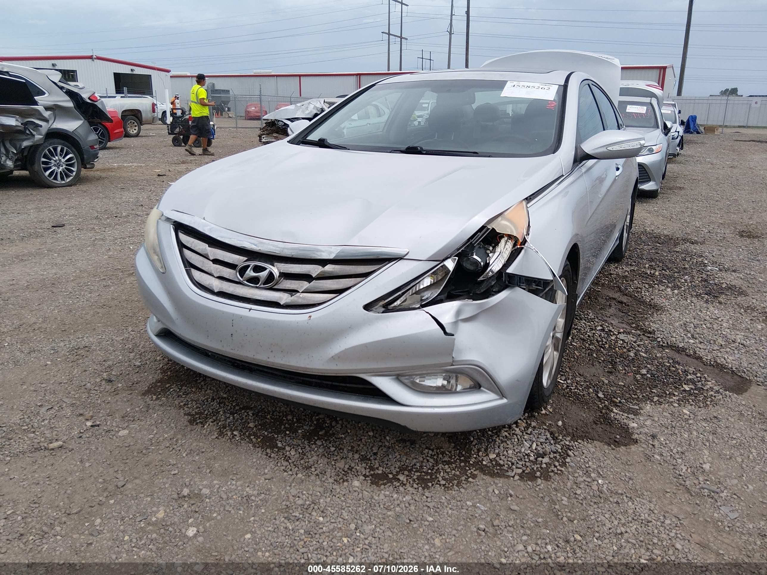 2013 Hyundai Sonata Limited Silver vin: 5NPEC4AC7DH590302