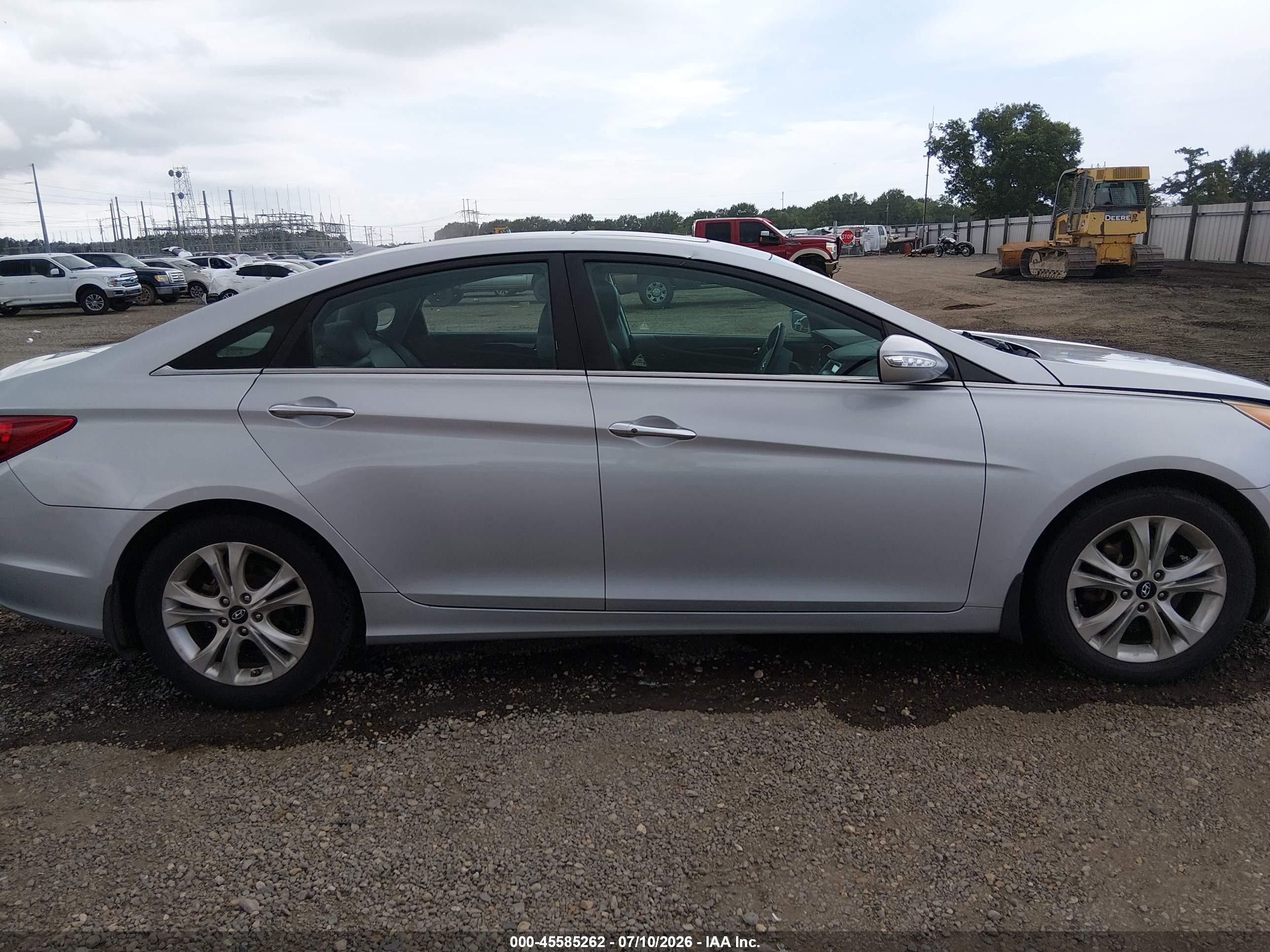 2013 Hyundai Sonata Limited Silver vin: 5NPEC4AC7DH590302