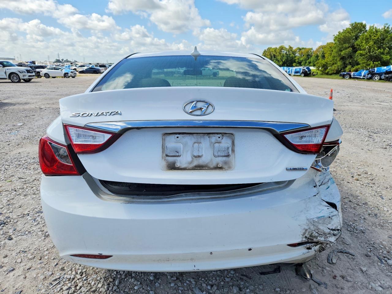 2013 Hyundai Sonata Limited White vin: 5NPEC4AC7DH679691