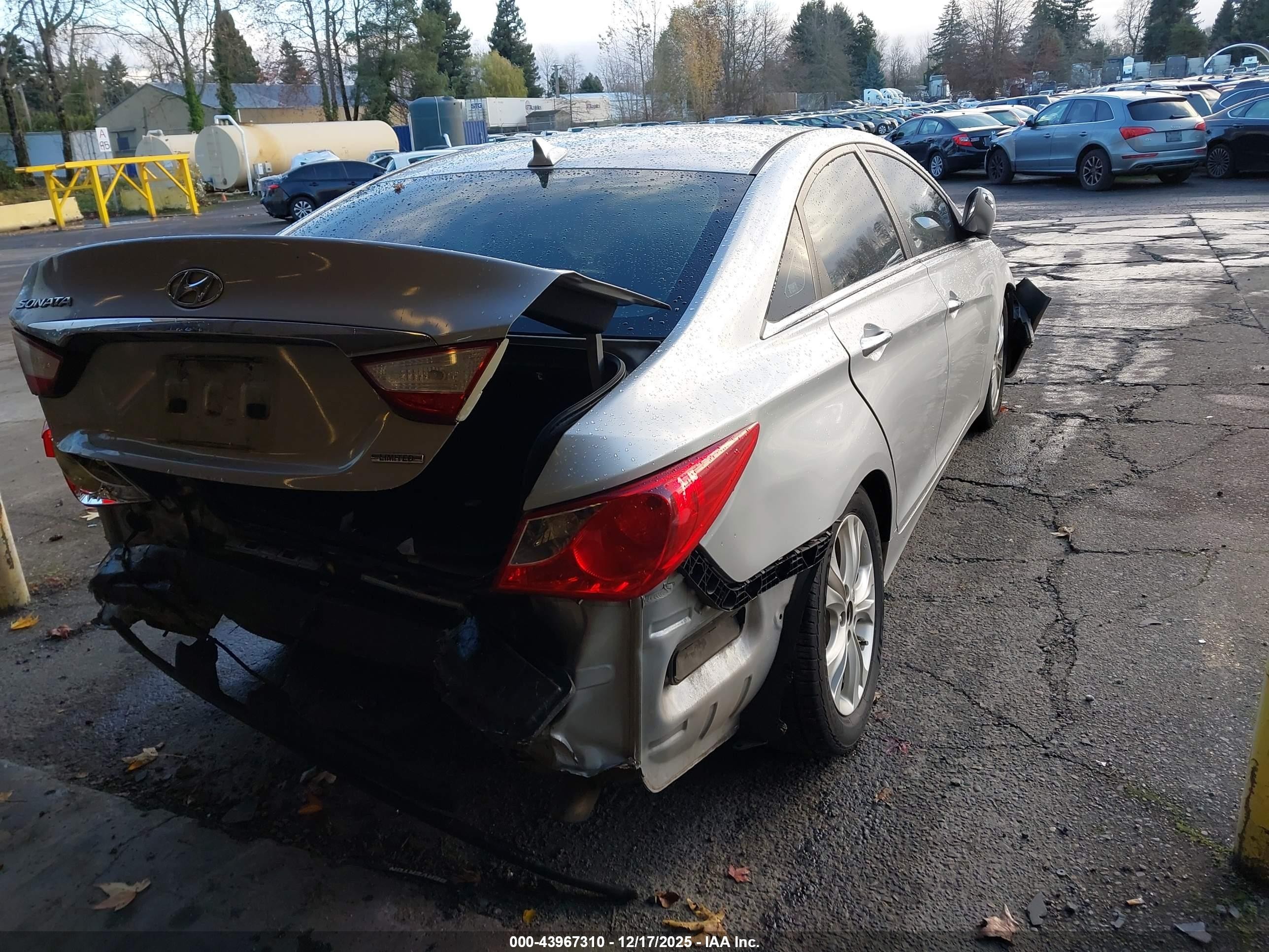 2011 Hyundai Sonata Limited Silver vin: 5NPEC4AC8BH004896
