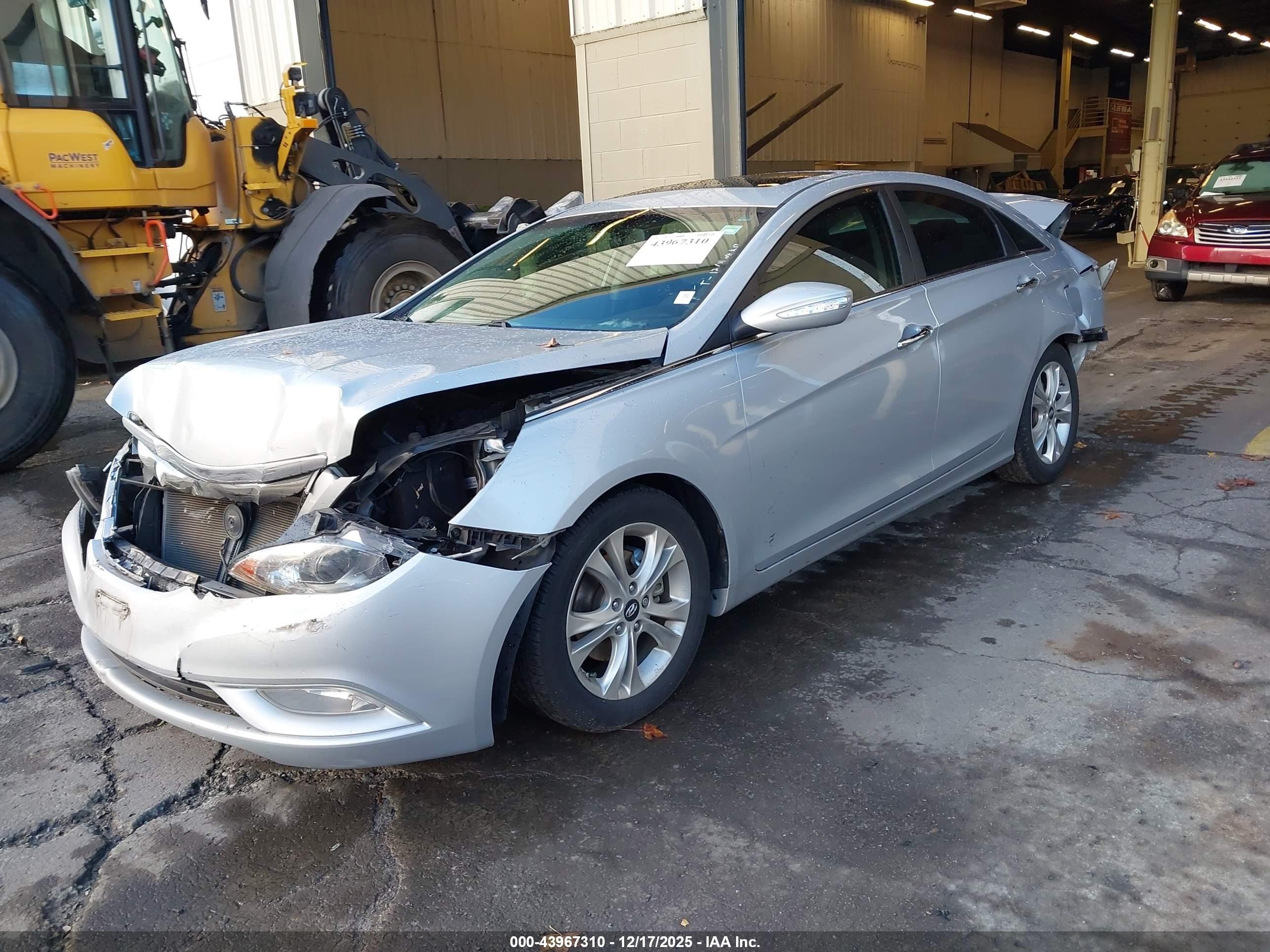 2011 Hyundai Sonata Limited Silver vin: 5NPEC4AC8BH004896
