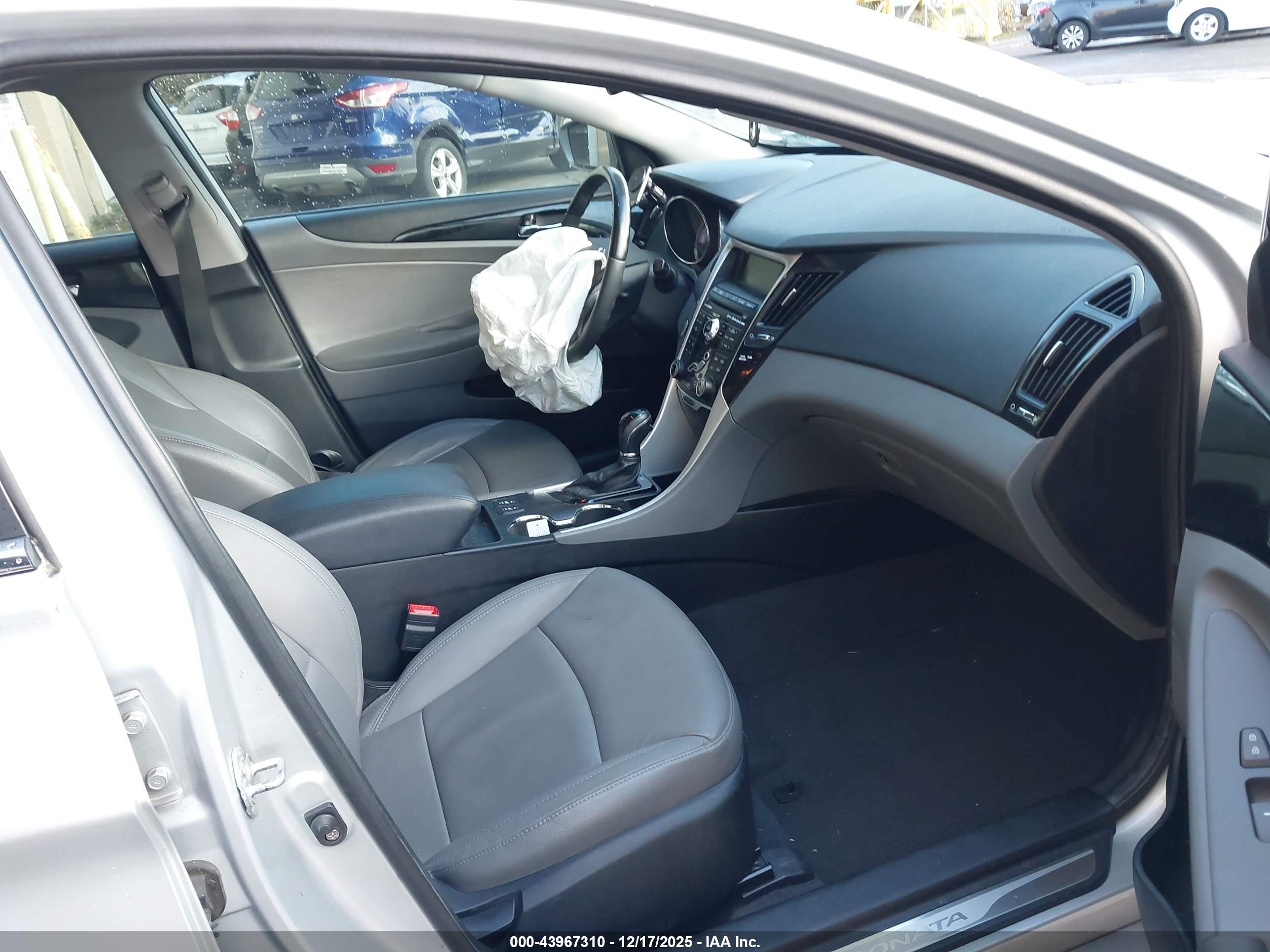 2011 Hyundai Sonata Limited Silver vin: 5NPEC4AC8BH004896