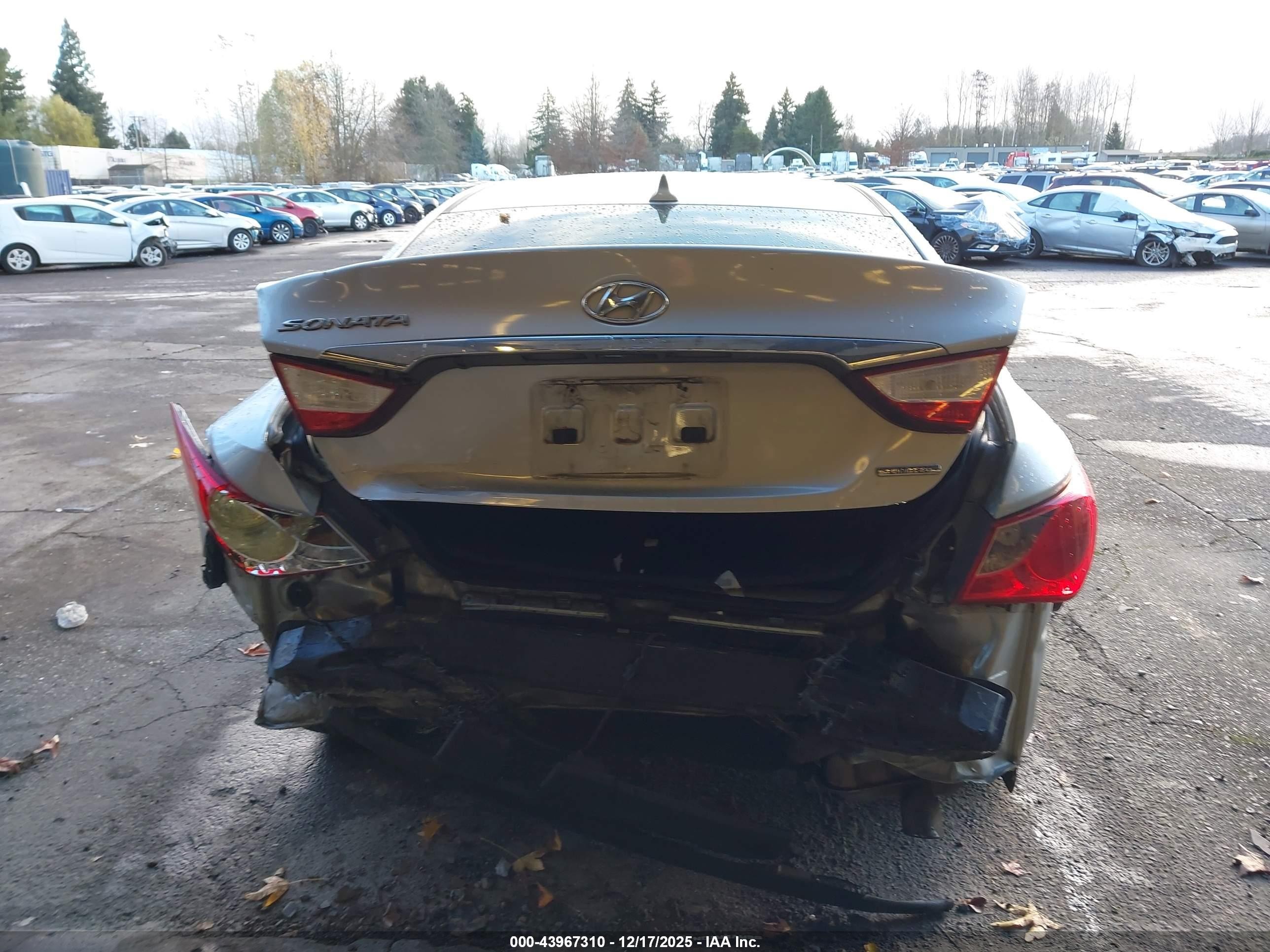 2011 Hyundai Sonata Limited Silver vin: 5NPEC4AC8BH004896