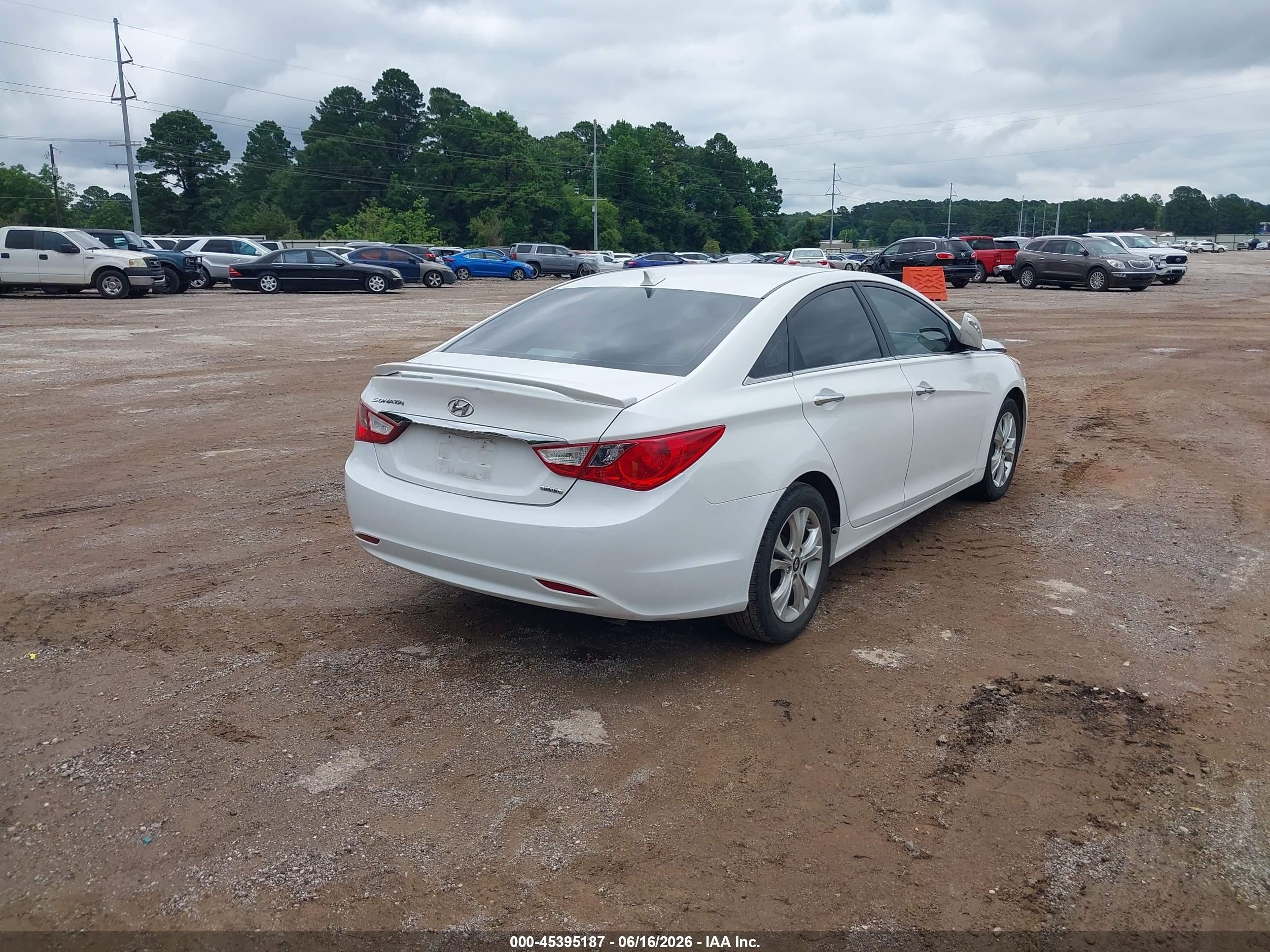 2011 Hyundai Sonata Limited White vin: 5NPEC4AC8BH030821