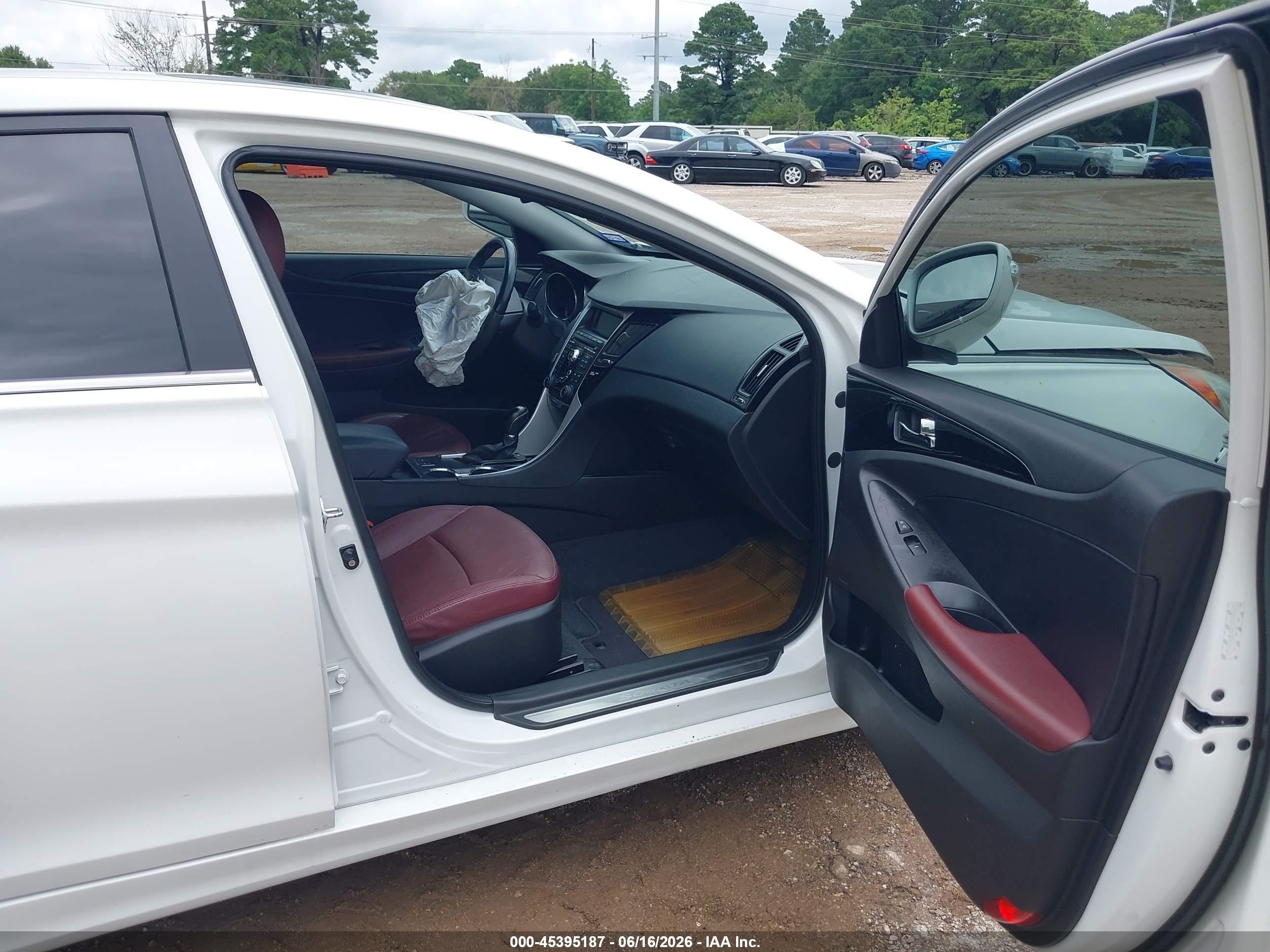 2011 Hyundai Sonata Limited White vin: 5NPEC4AC8BH030821
