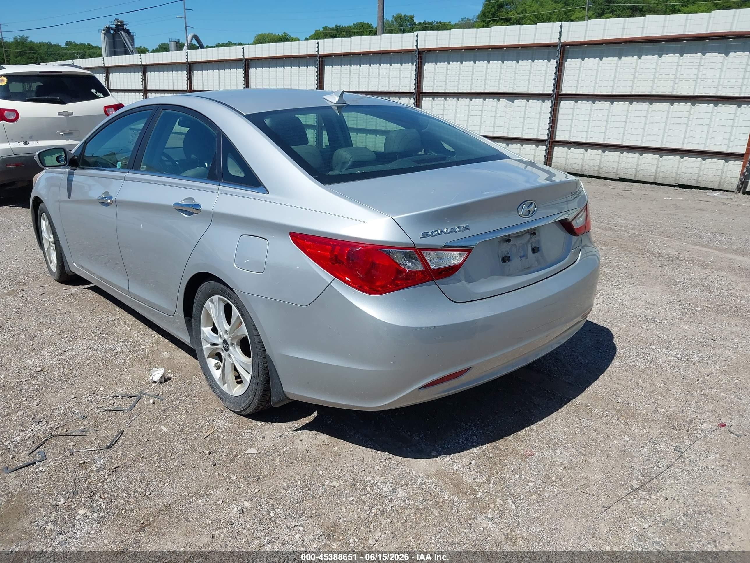 2011 Hyundai Sonata Limited Silver vin: 5NPEC4AC8BH060594