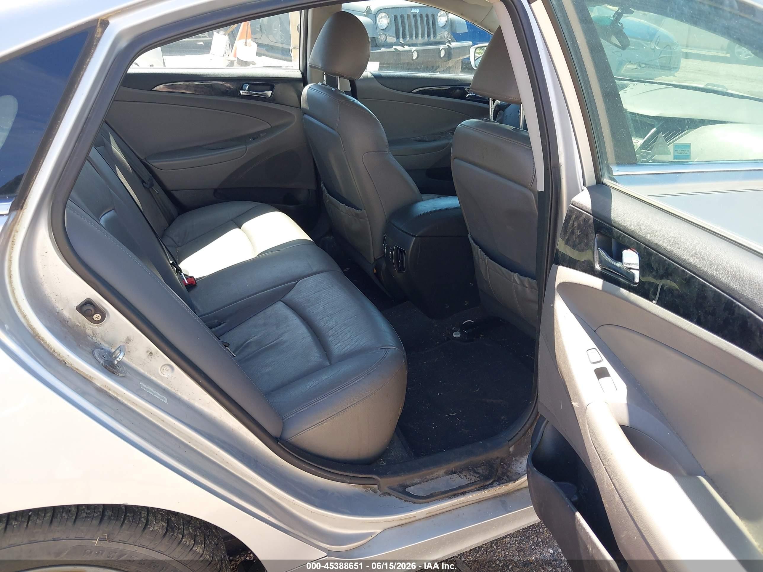 2011 Hyundai Sonata Limited Silver vin: 5NPEC4AC8BH060594