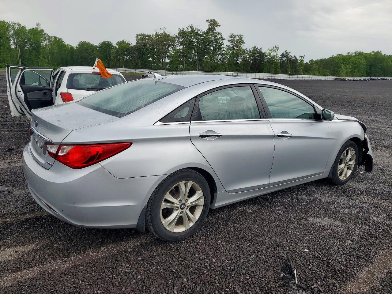 2011 Hyundai Sonata Limited Silver vin: 5NPEC4AC8BH181285