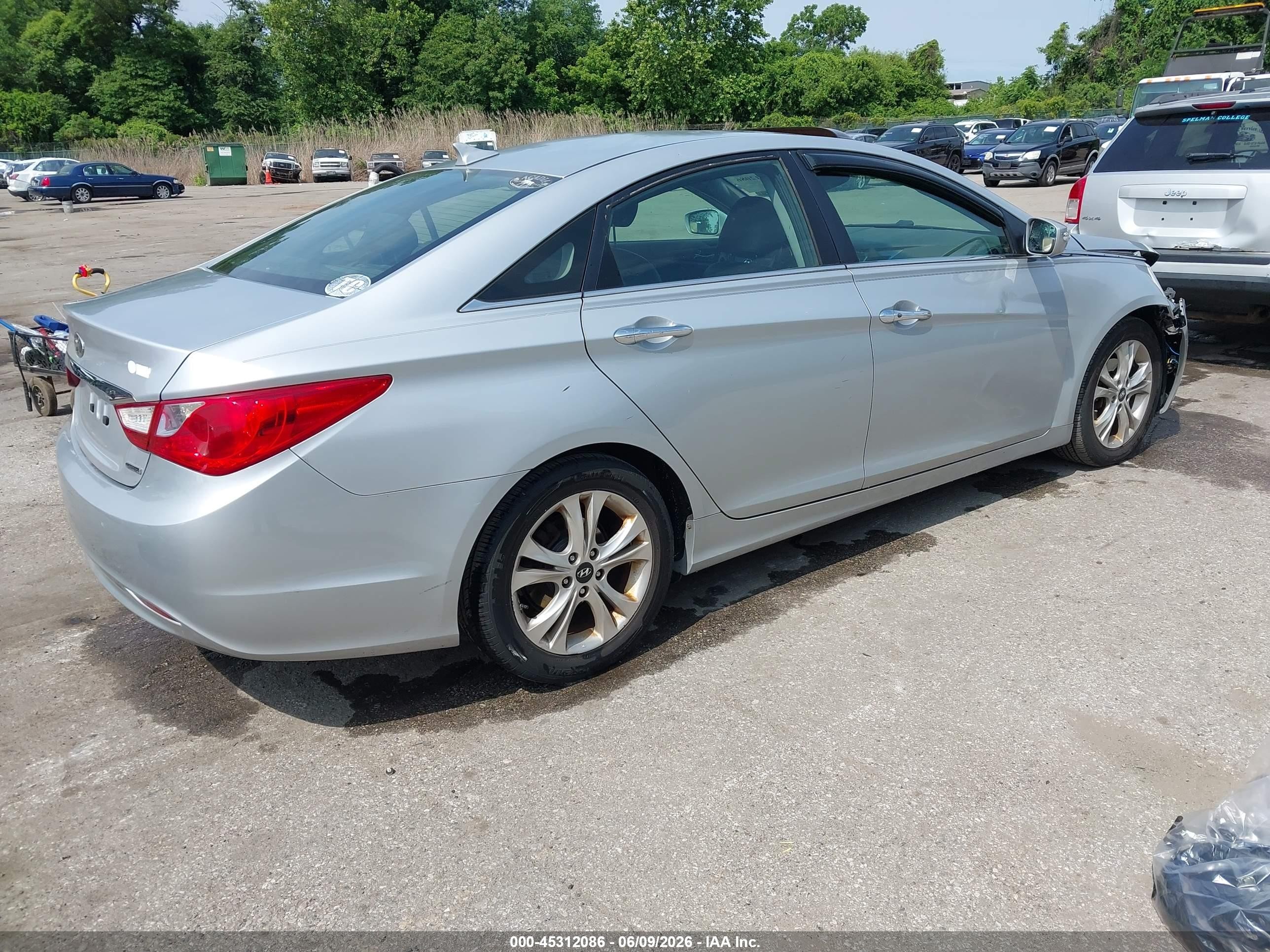 2011 Hyundai Sonata Limited Серебряный vin: 5NPEC4AC8BH303109