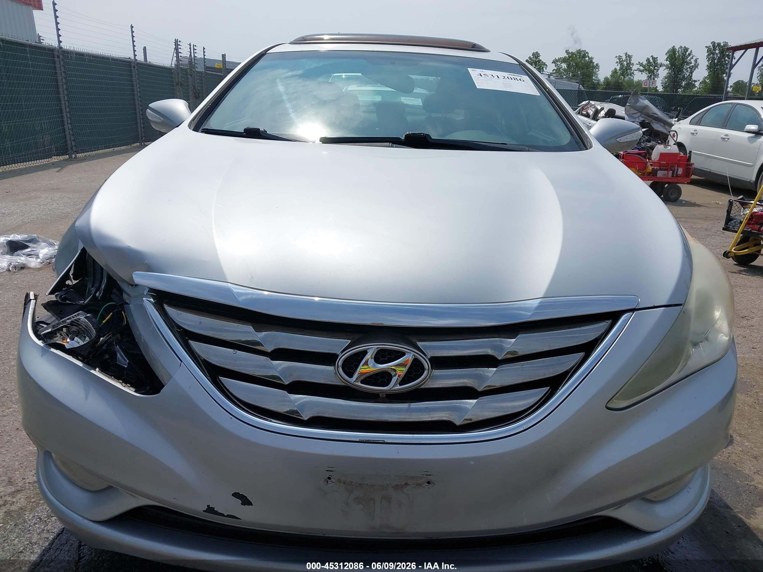 2011 Hyundai Sonata Limited Серебряный vin: 5NPEC4AC8BH303109