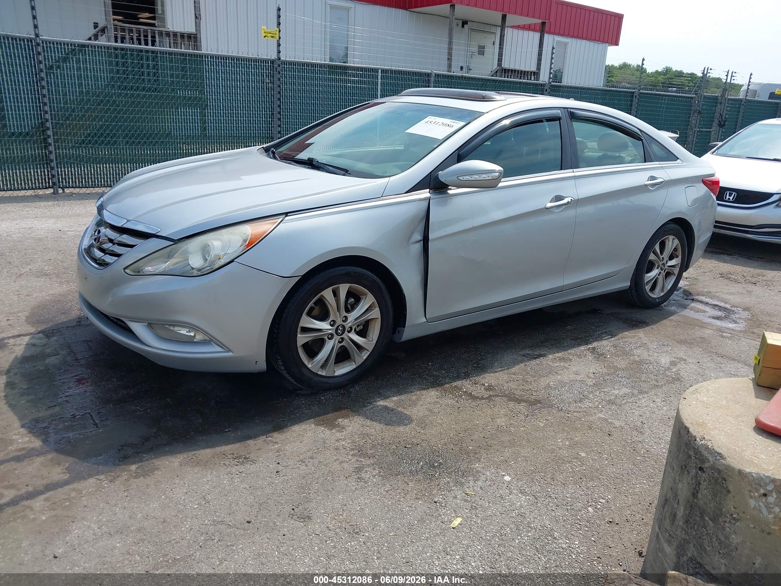 2011 Hyundai Sonata Limited Серебряный vin: 5NPEC4AC8BH303109