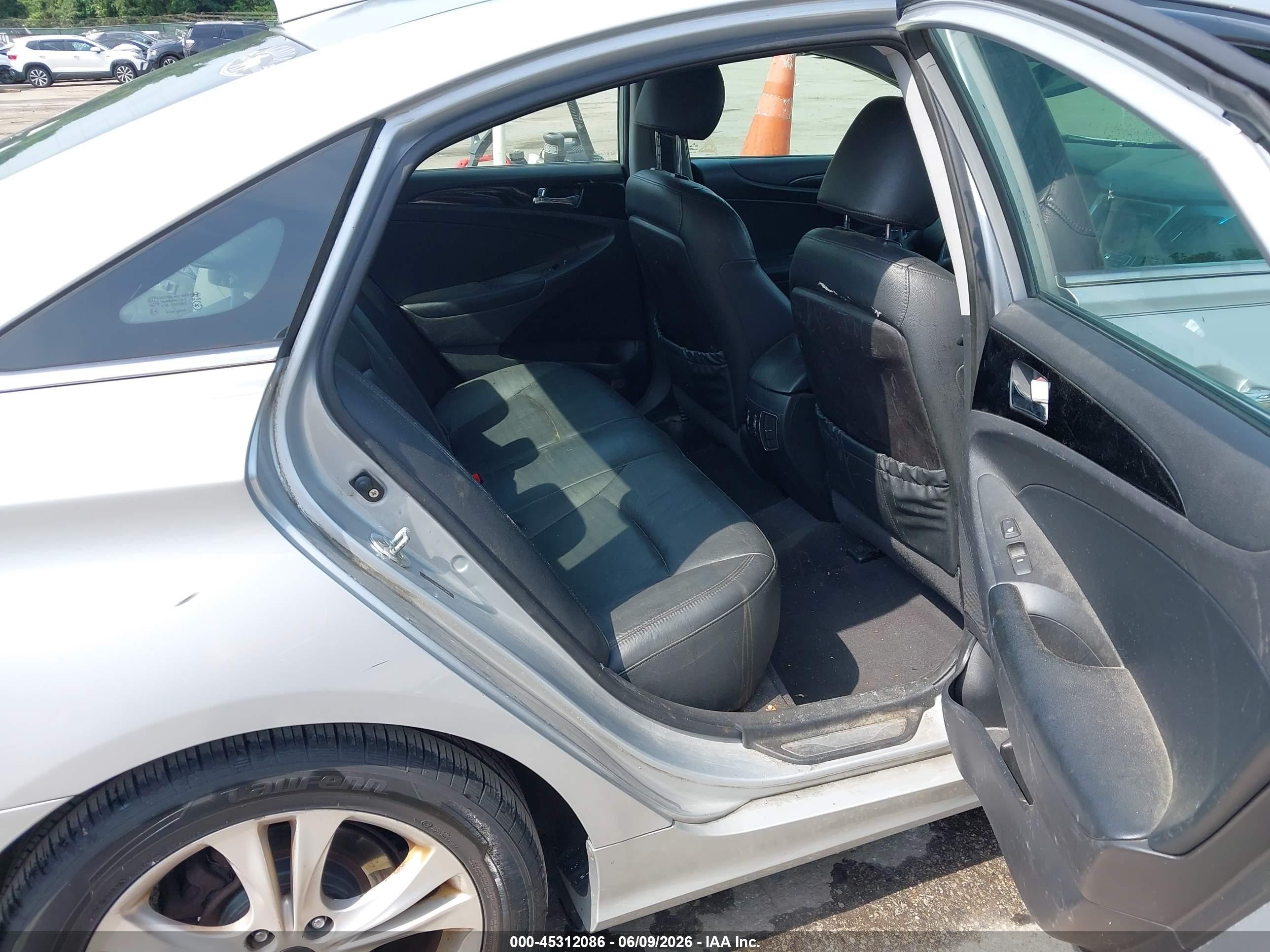 2011 Hyundai Sonata Limited Серебряный vin: 5NPEC4AC8BH303109