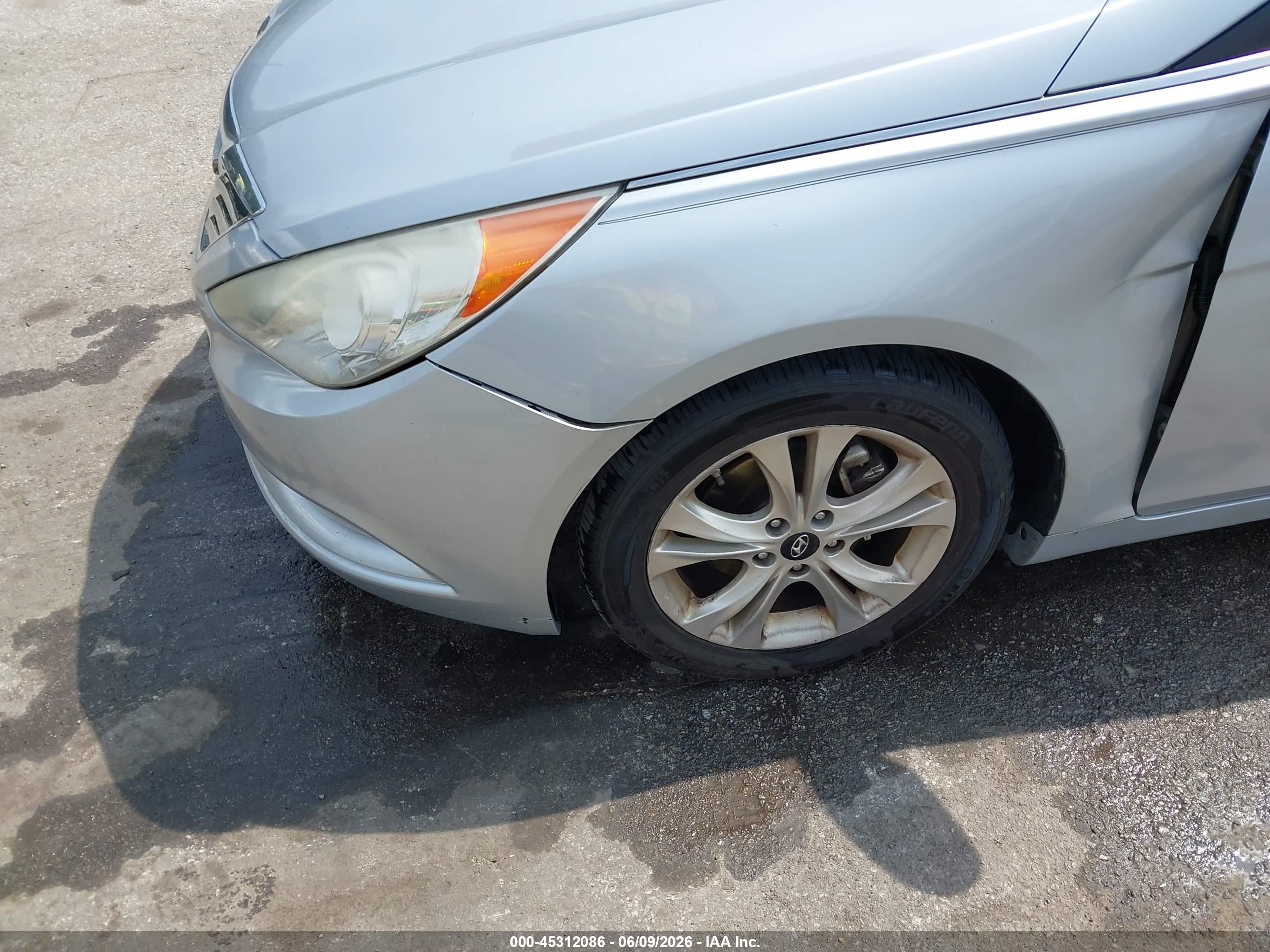 2011 Hyundai Sonata Limited Серебряный vin: 5NPEC4AC8BH303109
