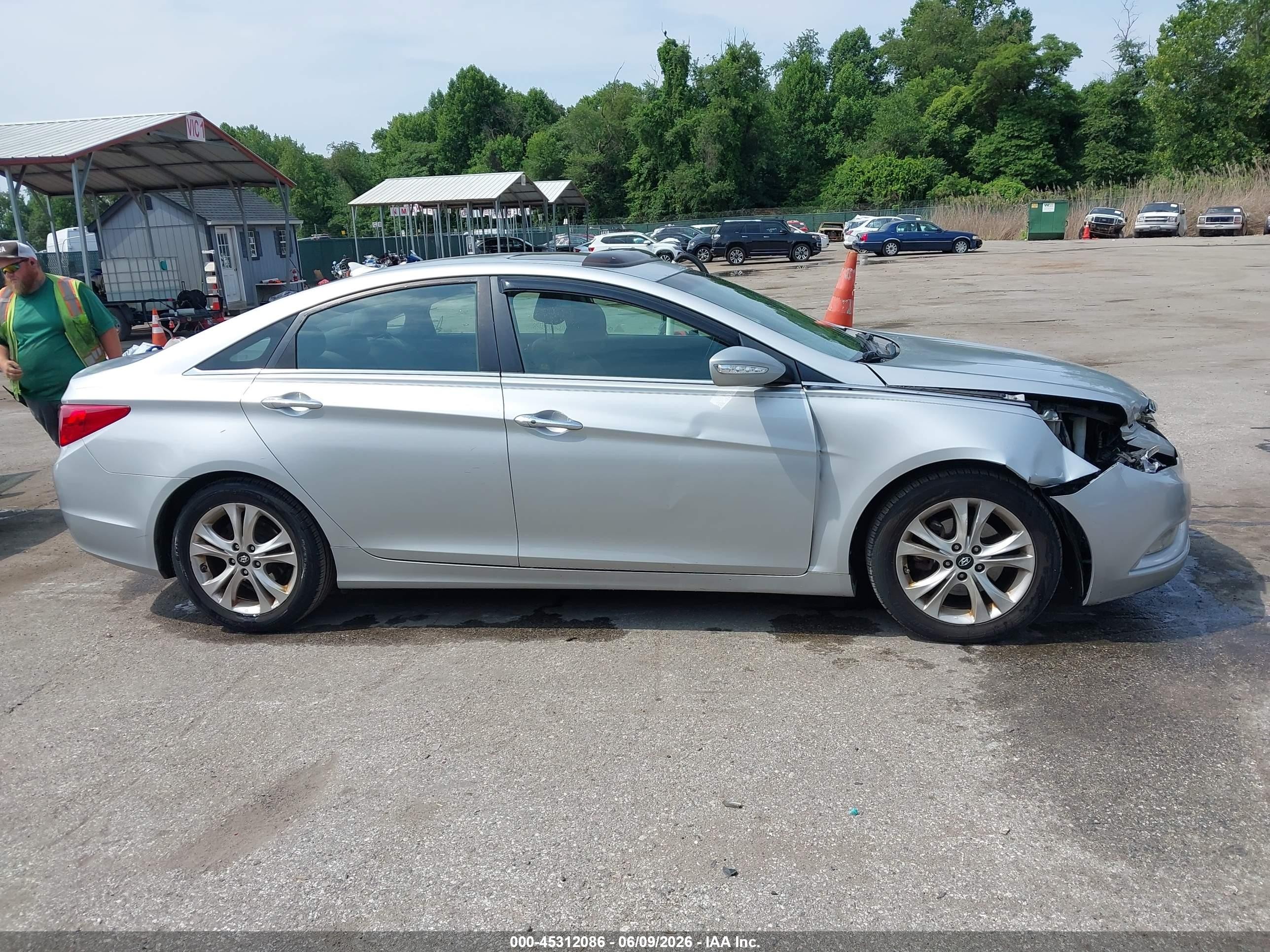 2011 Hyundai Sonata Limited Серебряный vin: 5NPEC4AC8BH303109