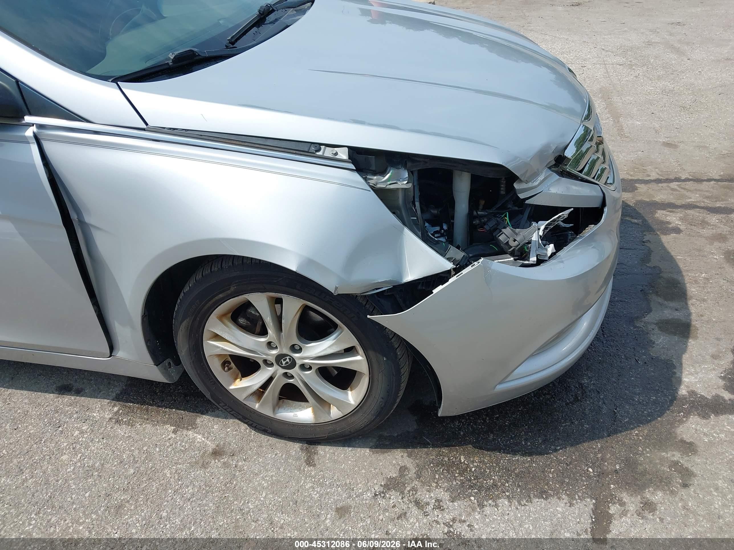 2011 Hyundai Sonata Limited Серебряный vin: 5NPEC4AC8BH303109