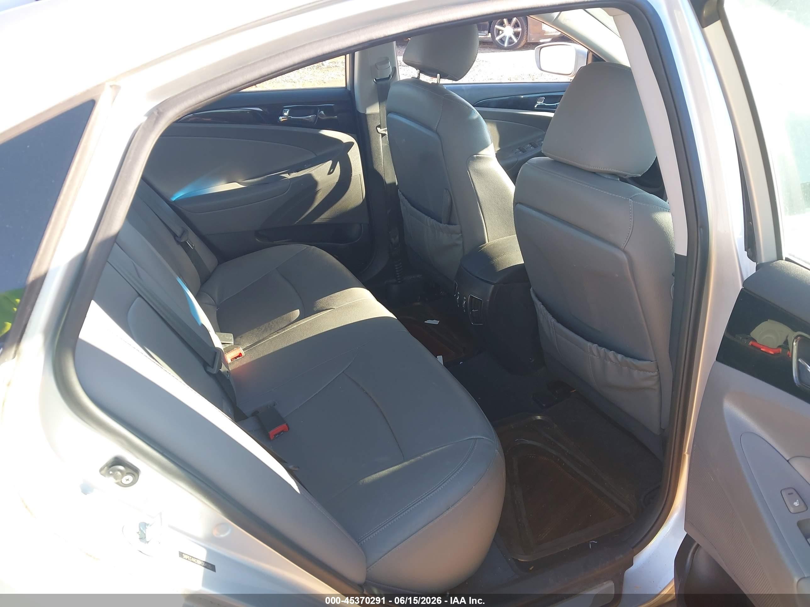 2011 Hyundai Sonata Limited Silver vin: 5NPEC4AC8BH304535