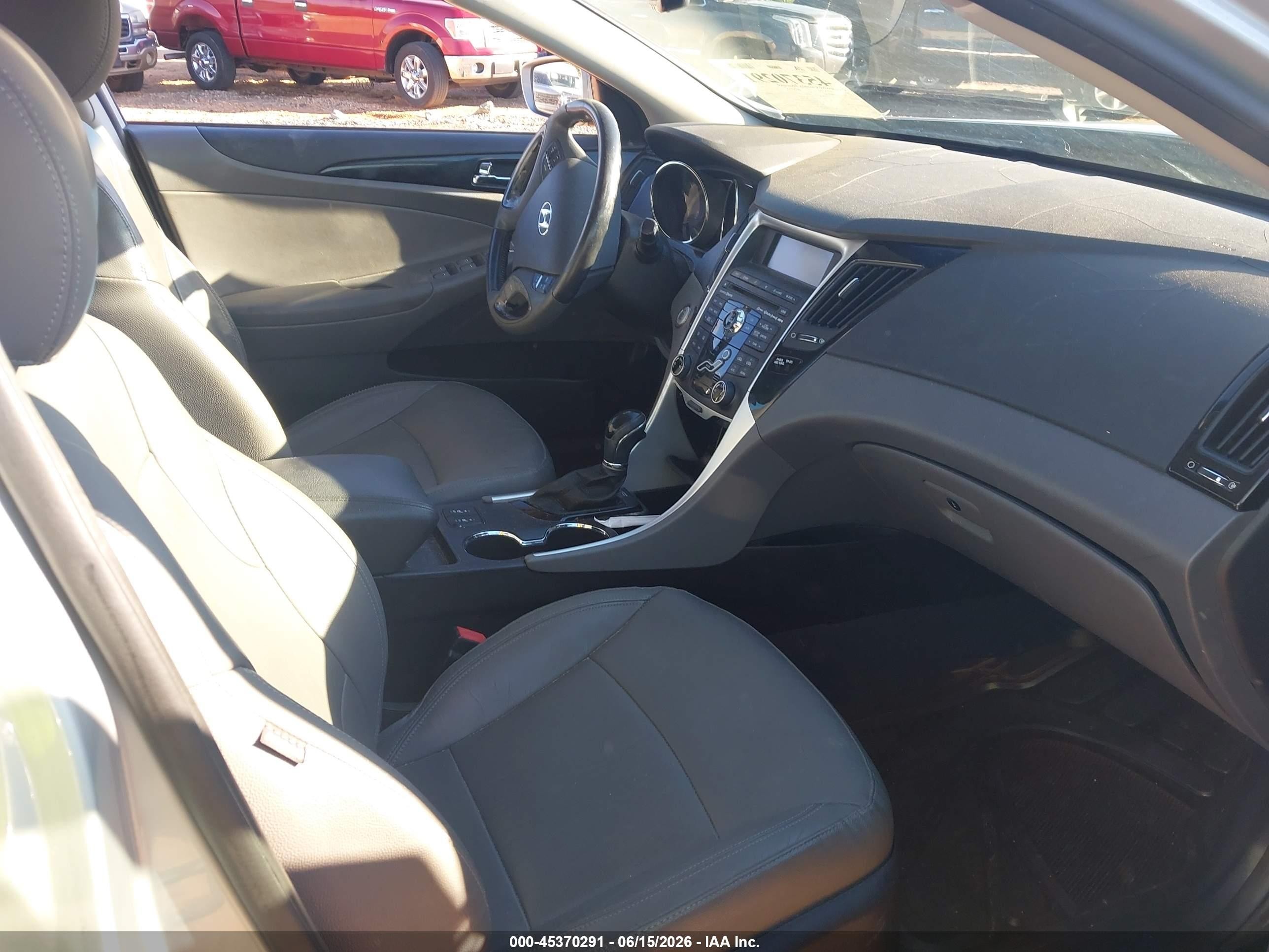 2011 Hyundai Sonata Limited Silver vin: 5NPEC4AC8BH304535