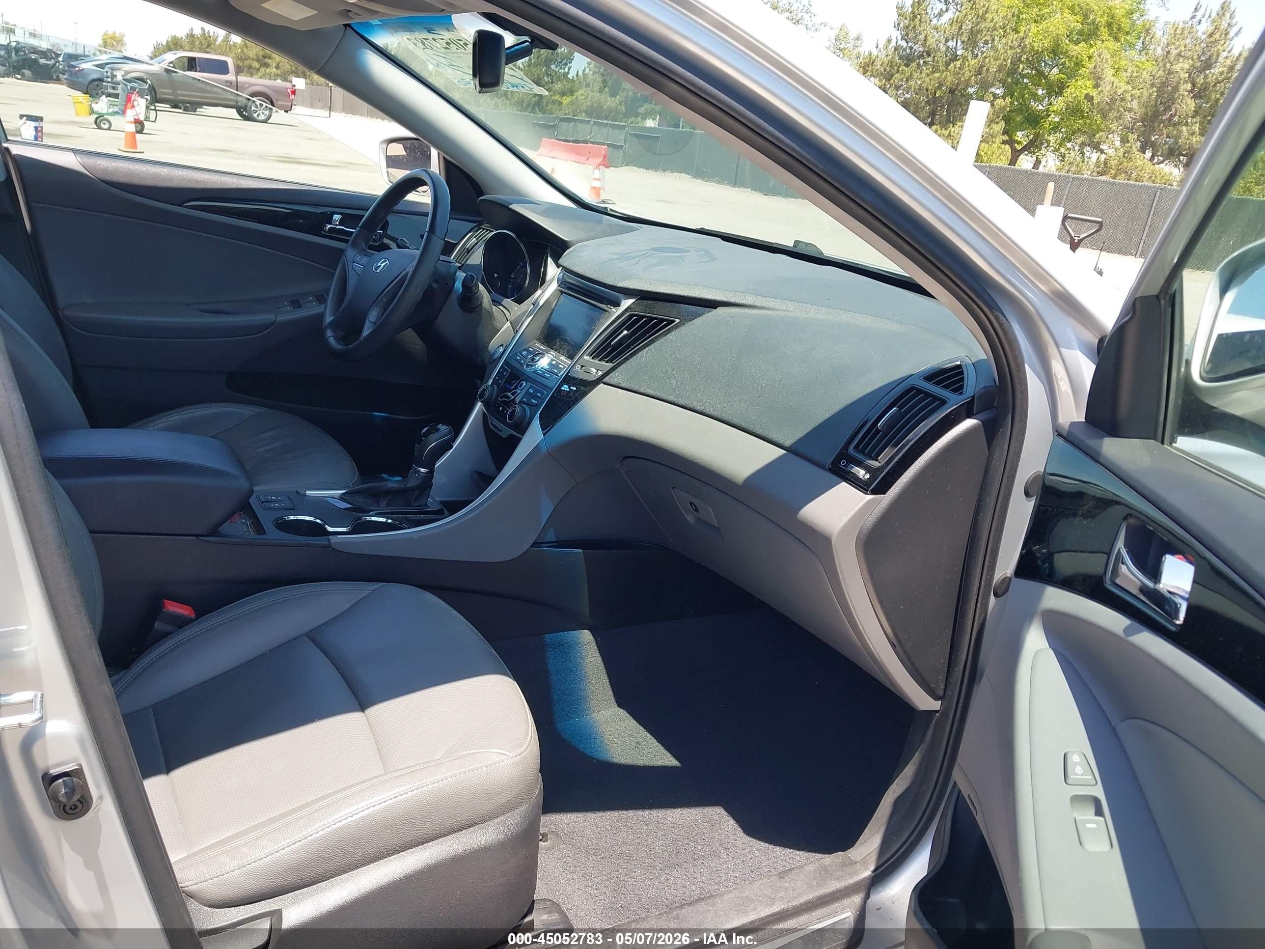 2013 Hyundai Sonata Limited Silver vin: 5NPEC4AC8DH519352