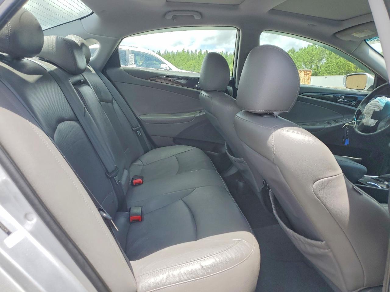 2013 Hyundai Sonata Limited Silver vin: 5NPEC4AC8DH550486