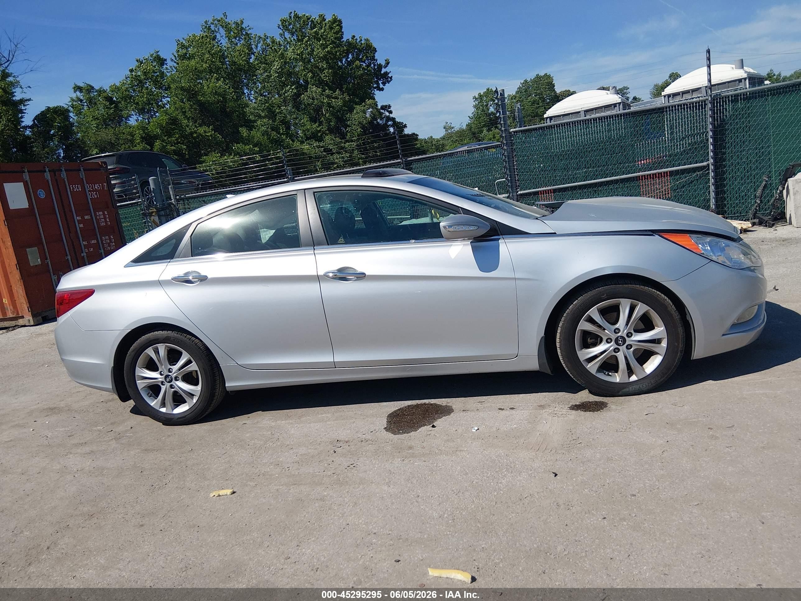 2013 Hyundai Sonata Limited Silver vin: 5NPEC4AC8DH631388