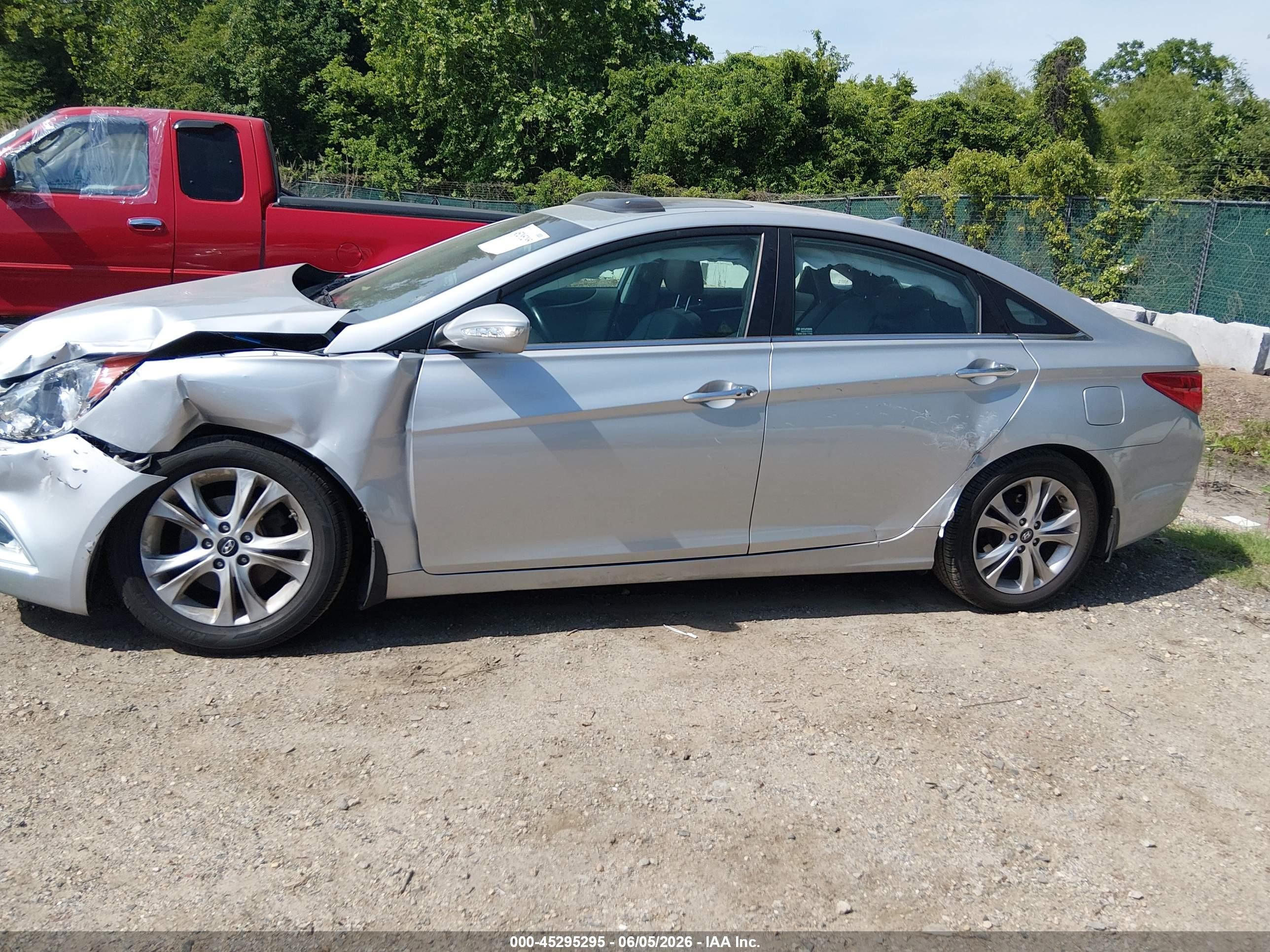 2013 Hyundai Sonata Limited Silver vin: 5NPEC4AC8DH631388