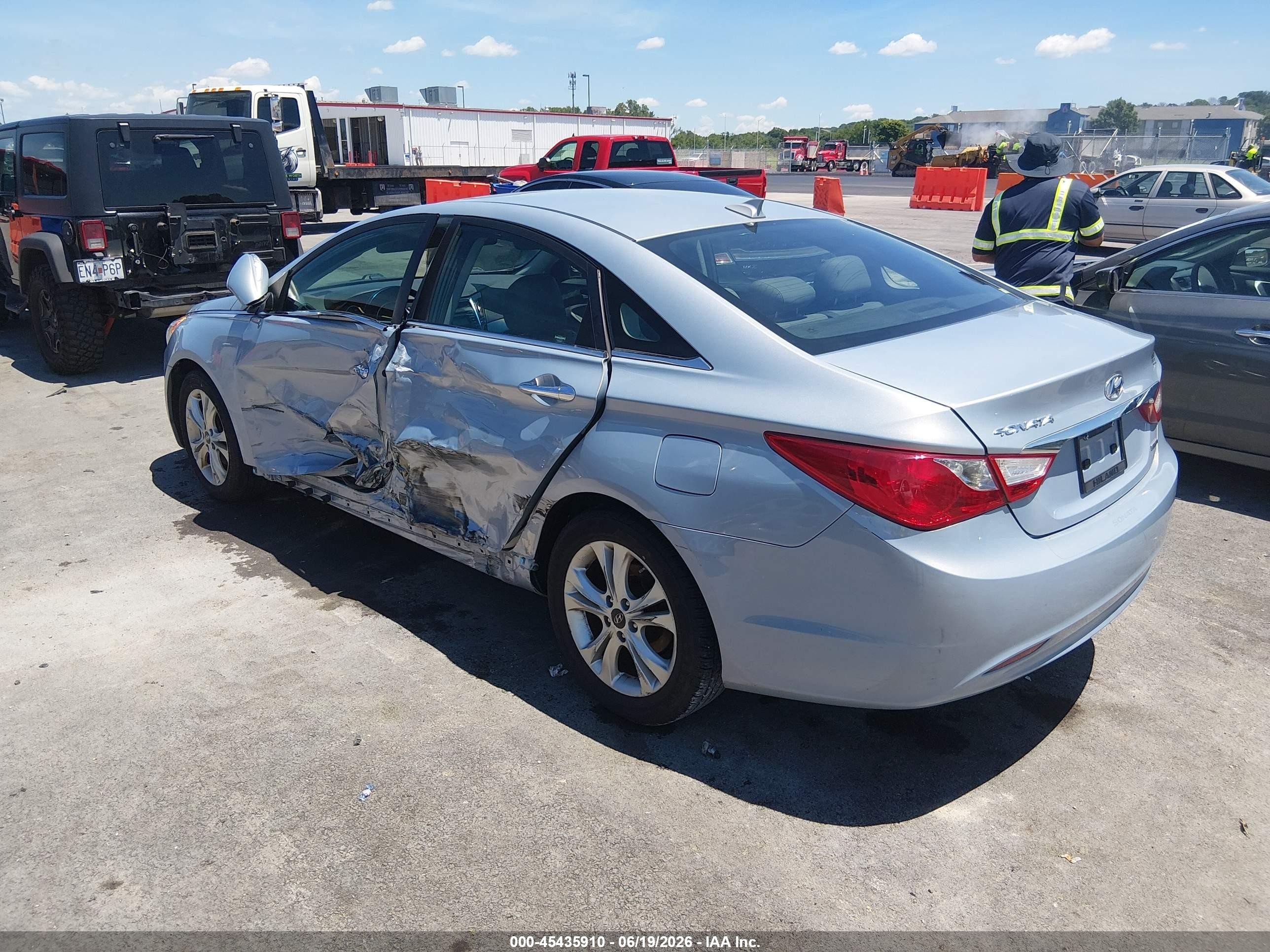 2013 Hyundai Sonata Limited Silver vin: 5NPEC4AC8DH806190