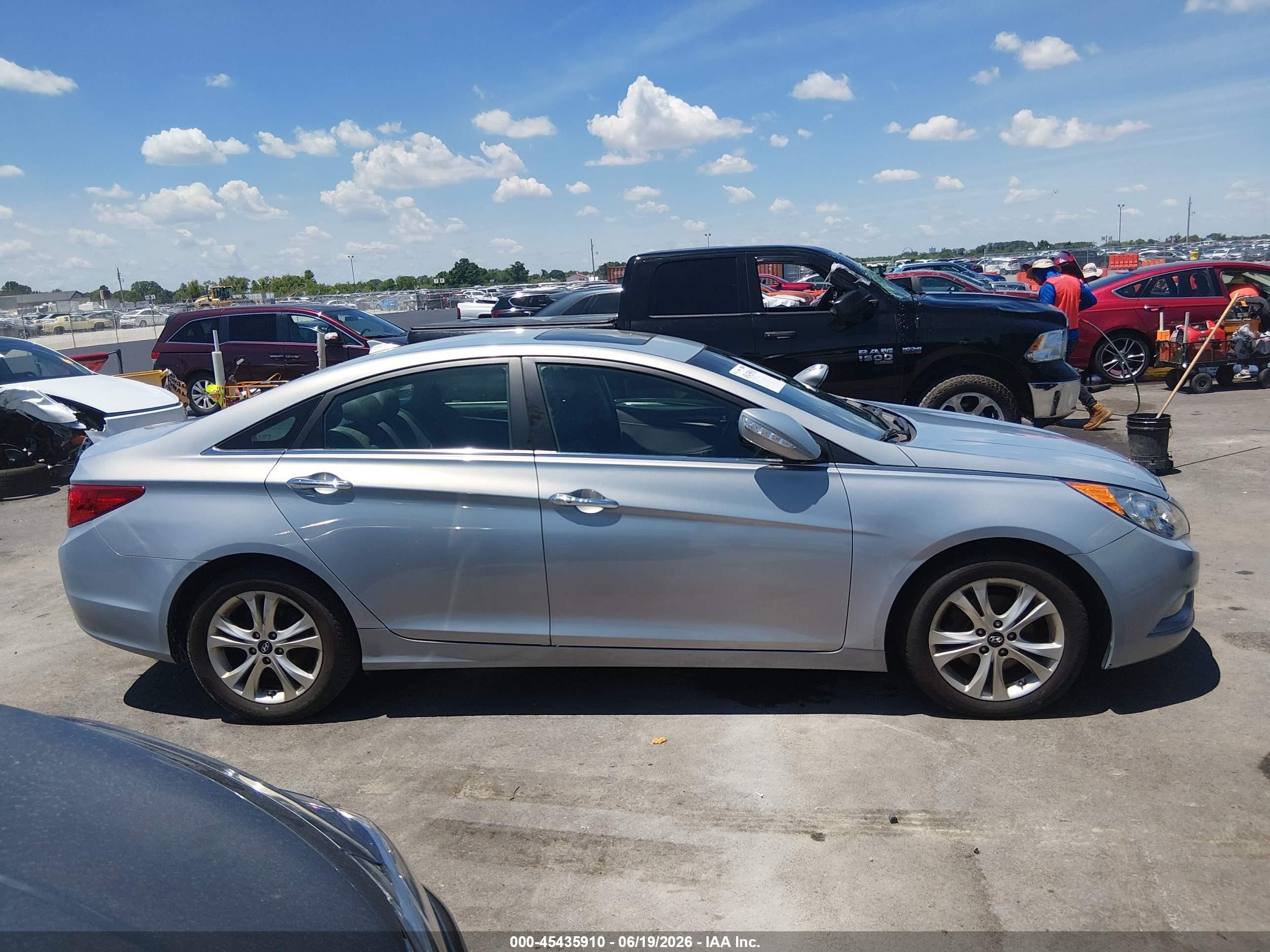 2013 Hyundai Sonata Limited Silver vin: 5NPEC4AC8DH806190