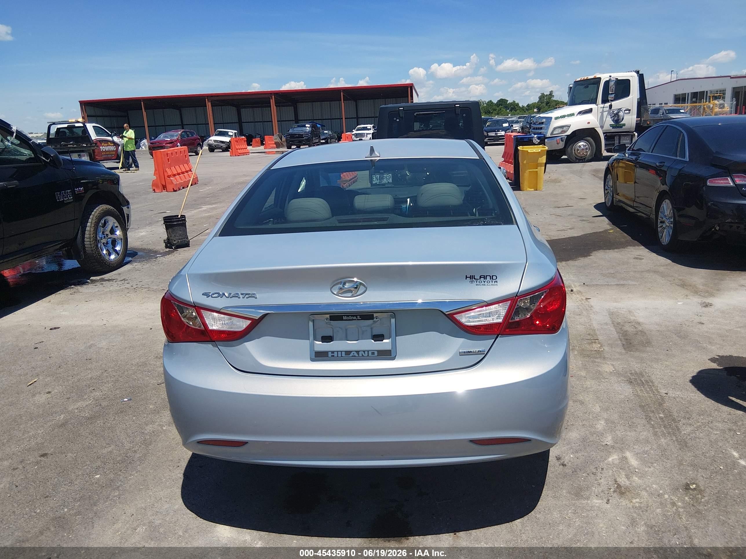 2013 Hyundai Sonata Limited Silver vin: 5NPEC4AC8DH806190