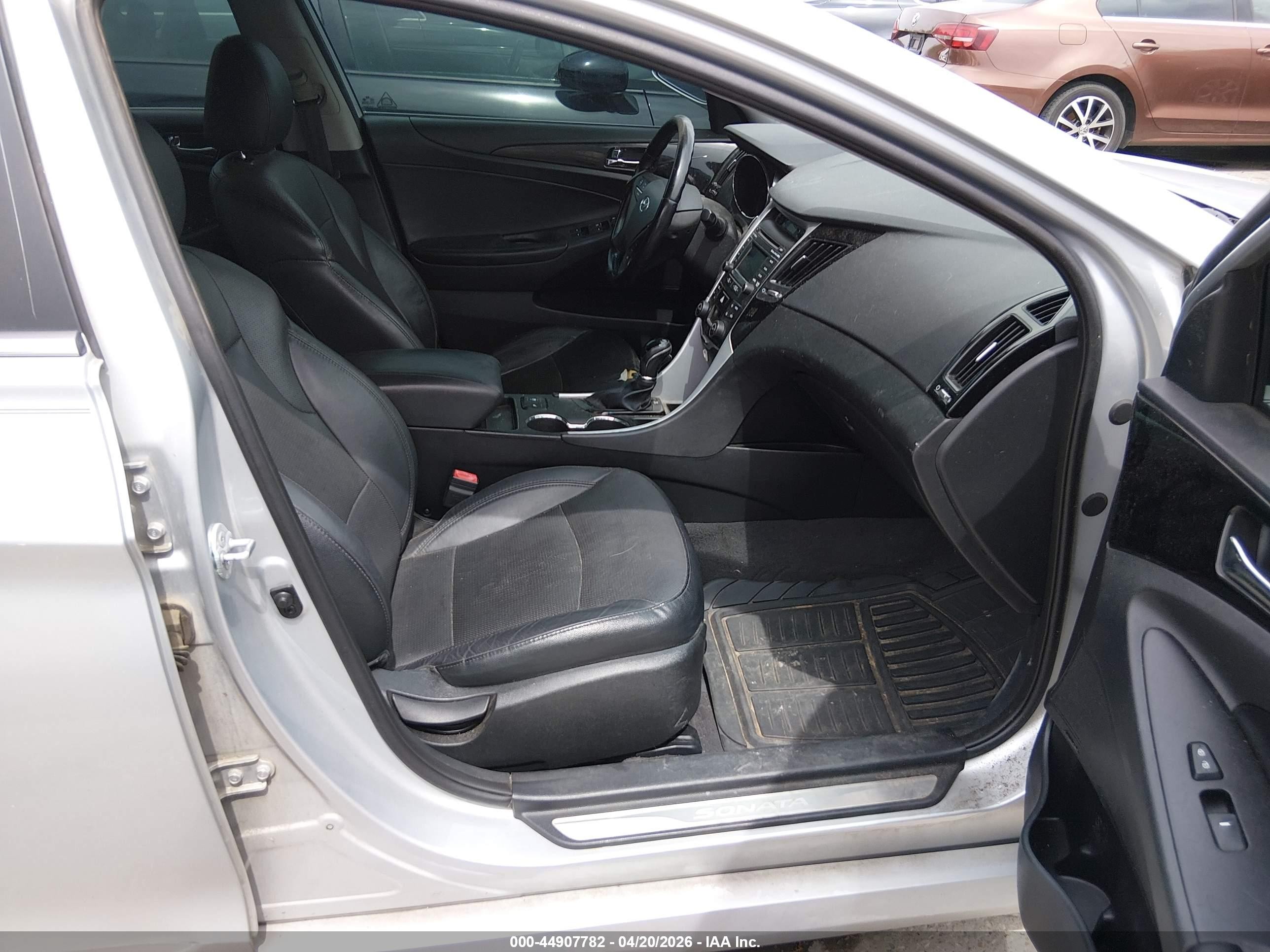 2014 Hyundai Sonata Limited Silver vin: 5NPEC4AC8EH908414